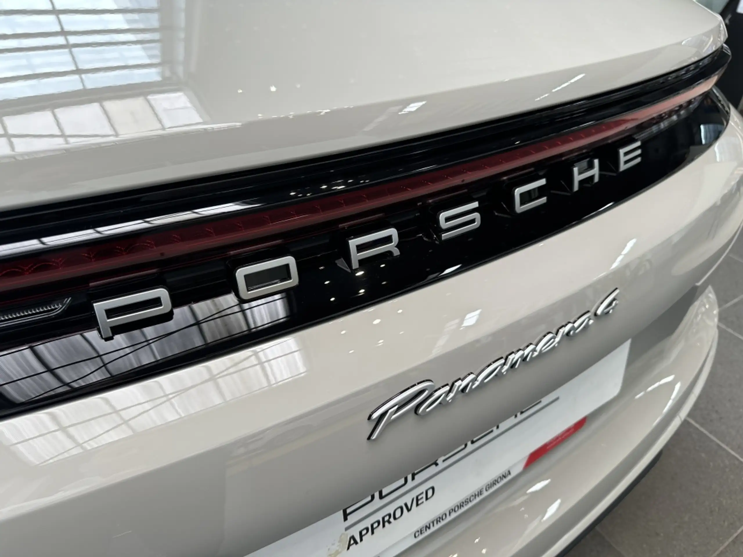 Porsche - Panamera