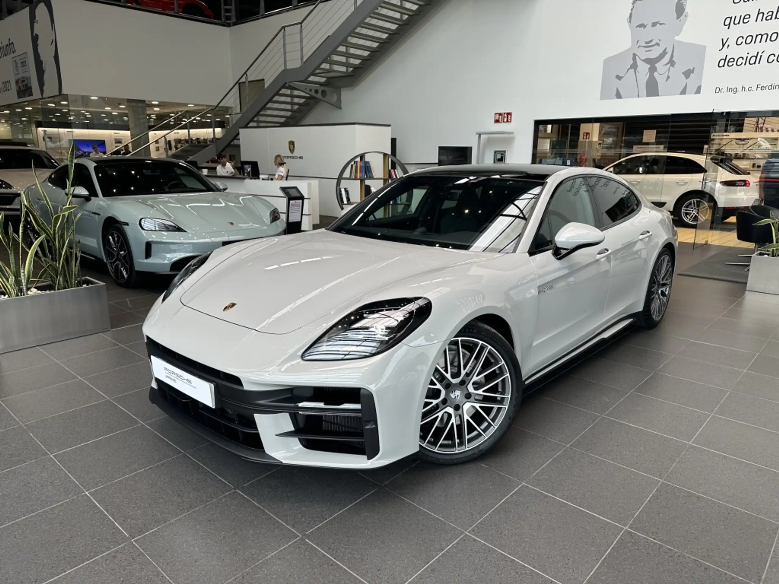 Porsche - Panamera