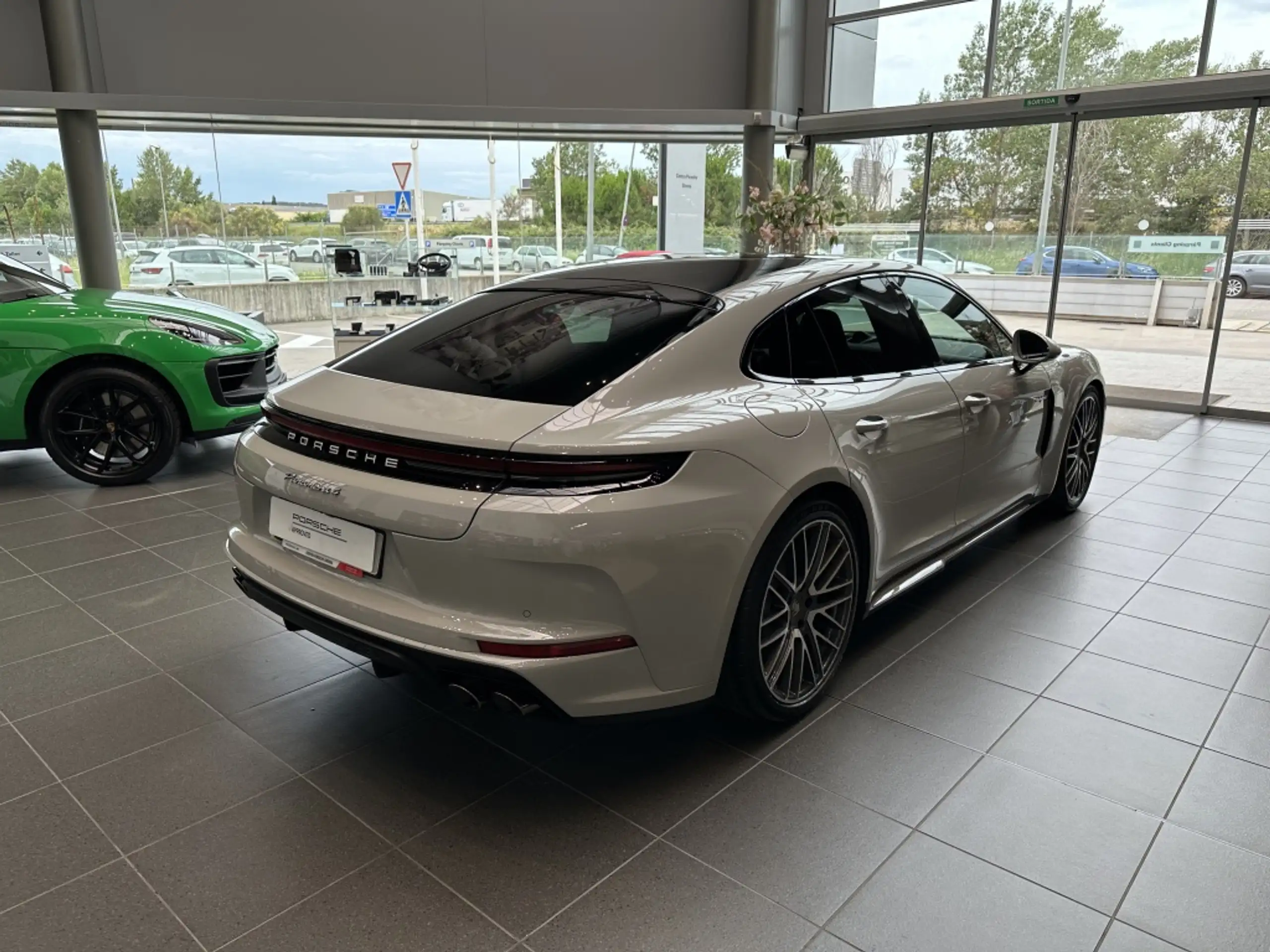 Porsche - Panamera