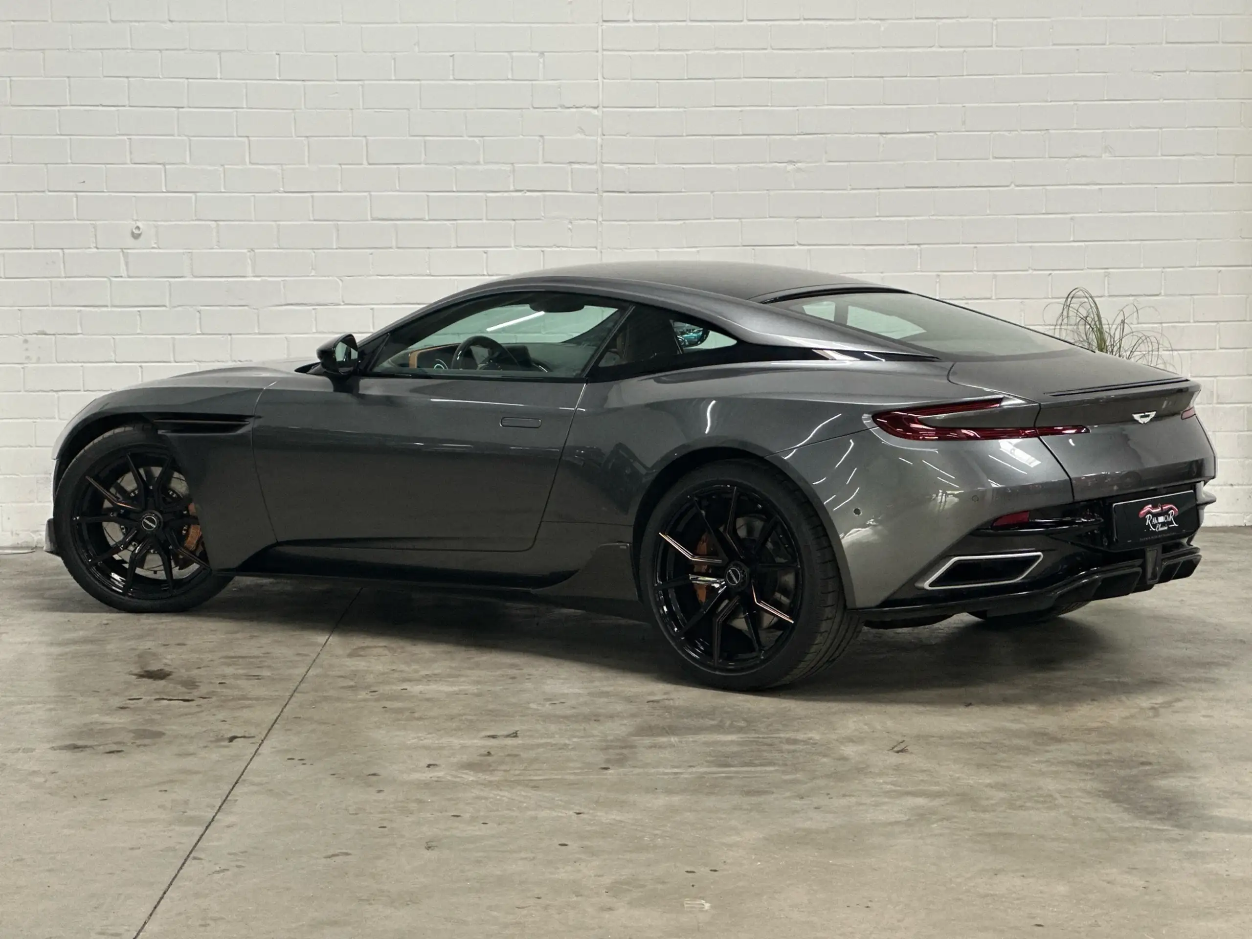 Aston Martin - DB11