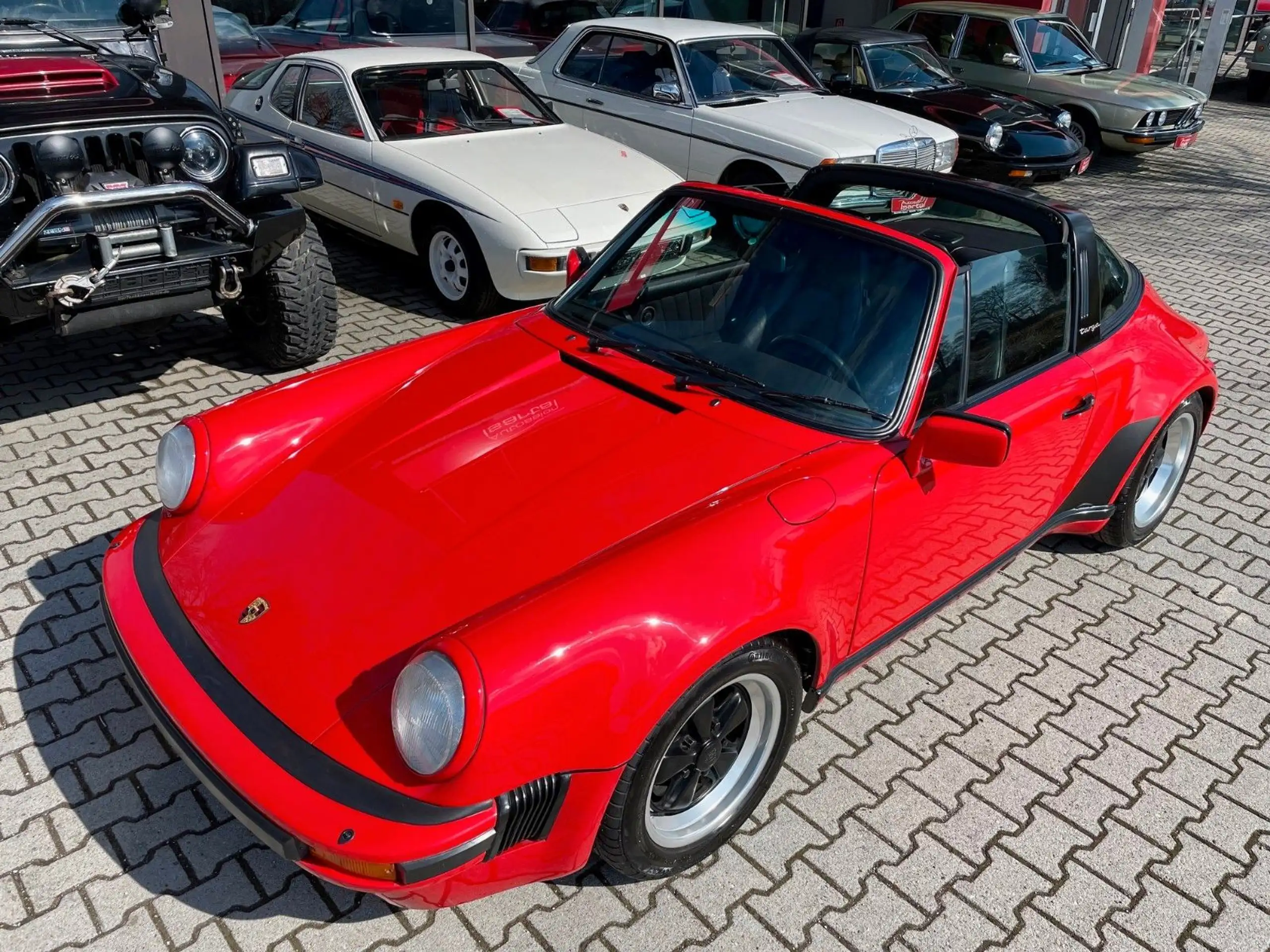 Porsche - 911