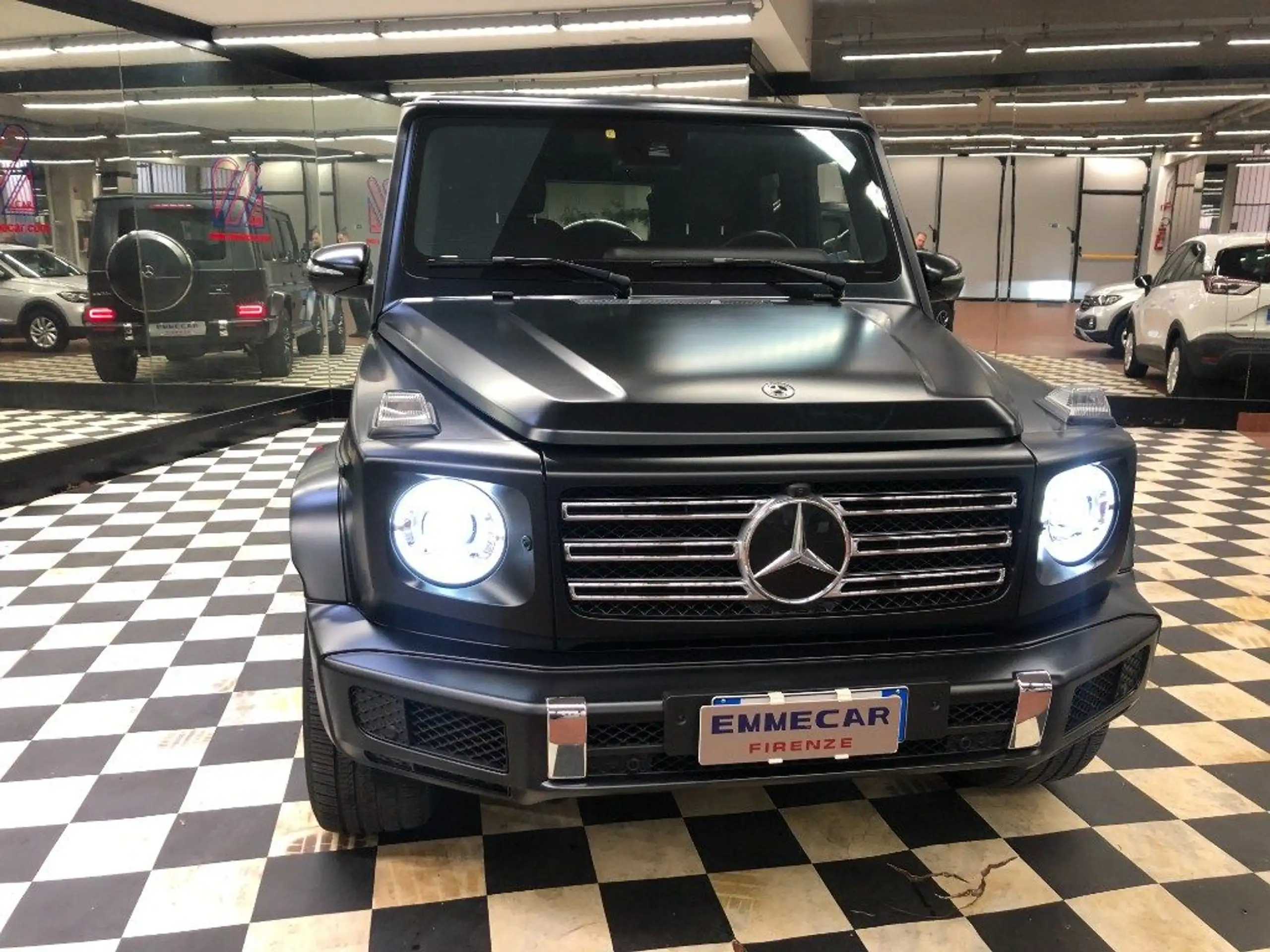 Mercedes-Benz - G 400