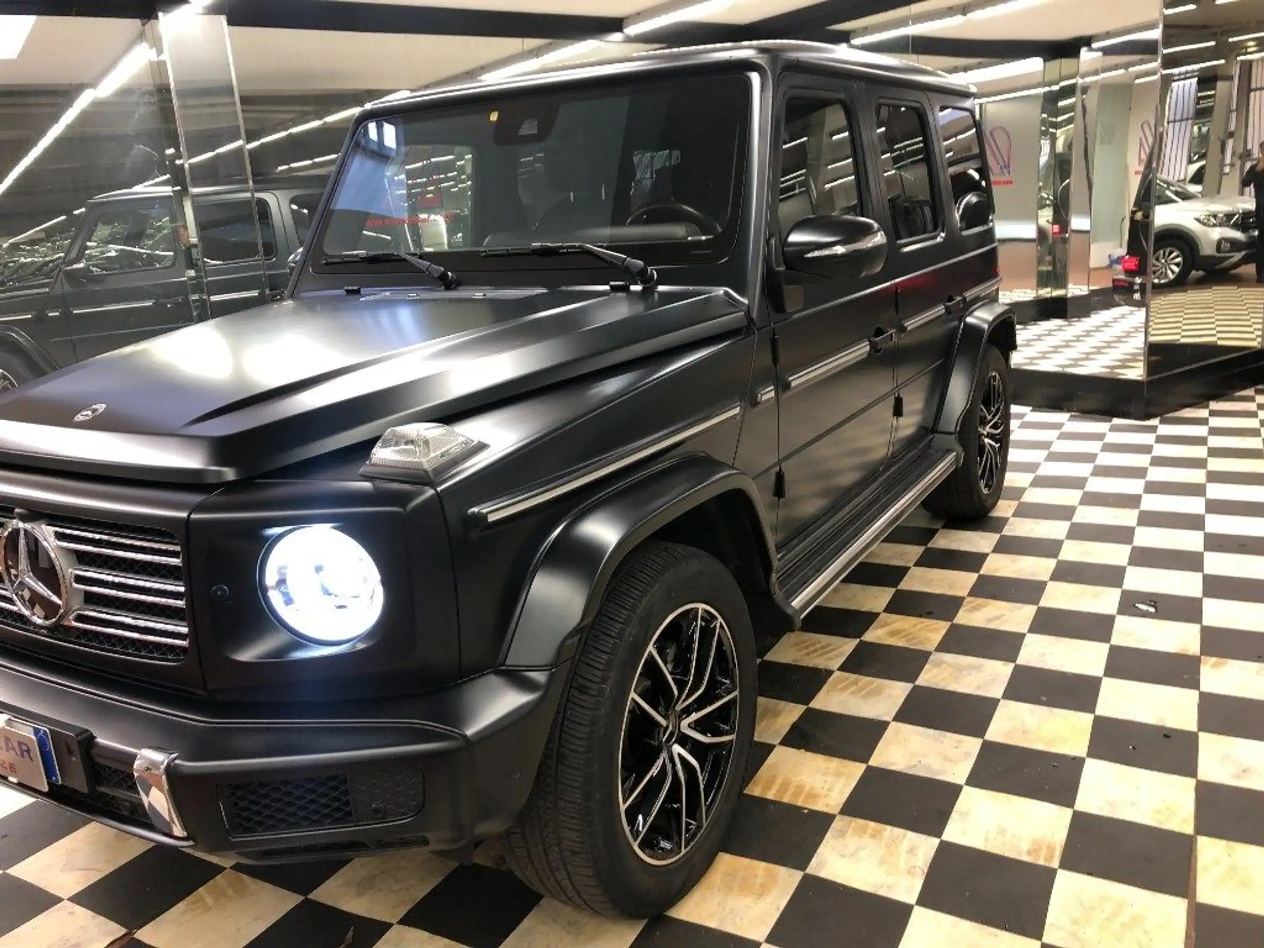 Mercedes-Benz - G 400