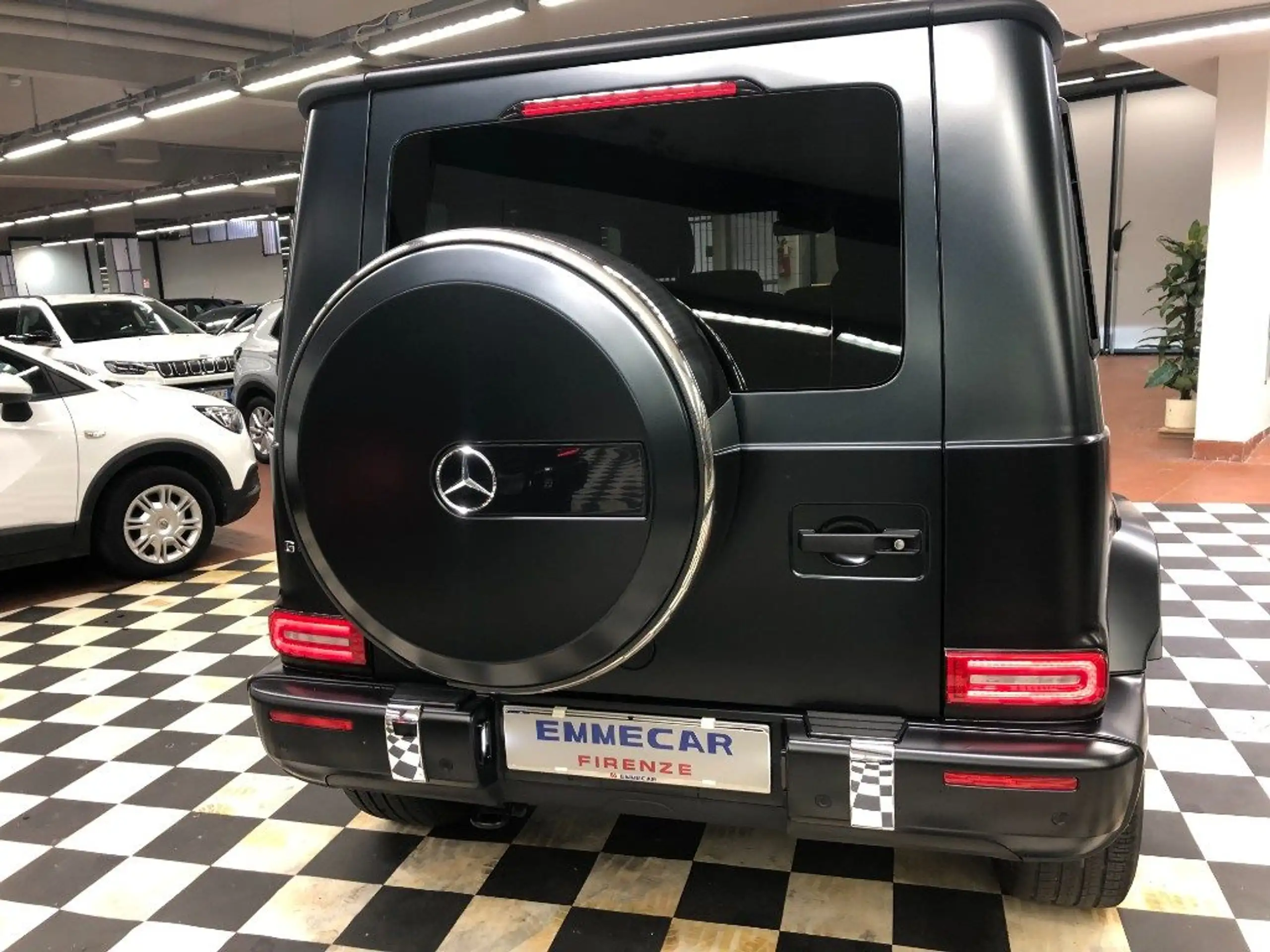 Mercedes-Benz - G 400