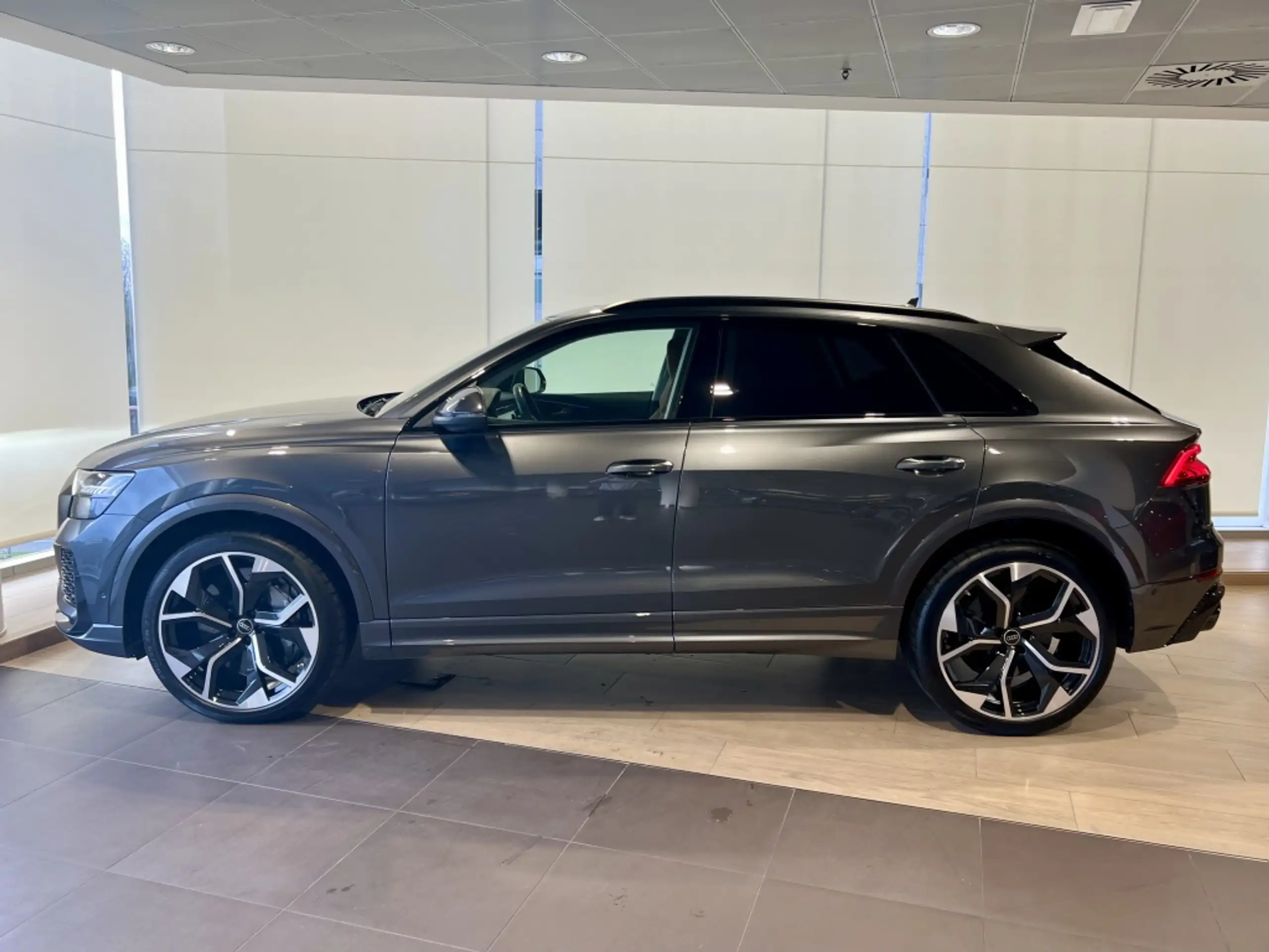 Audi - RS Q8