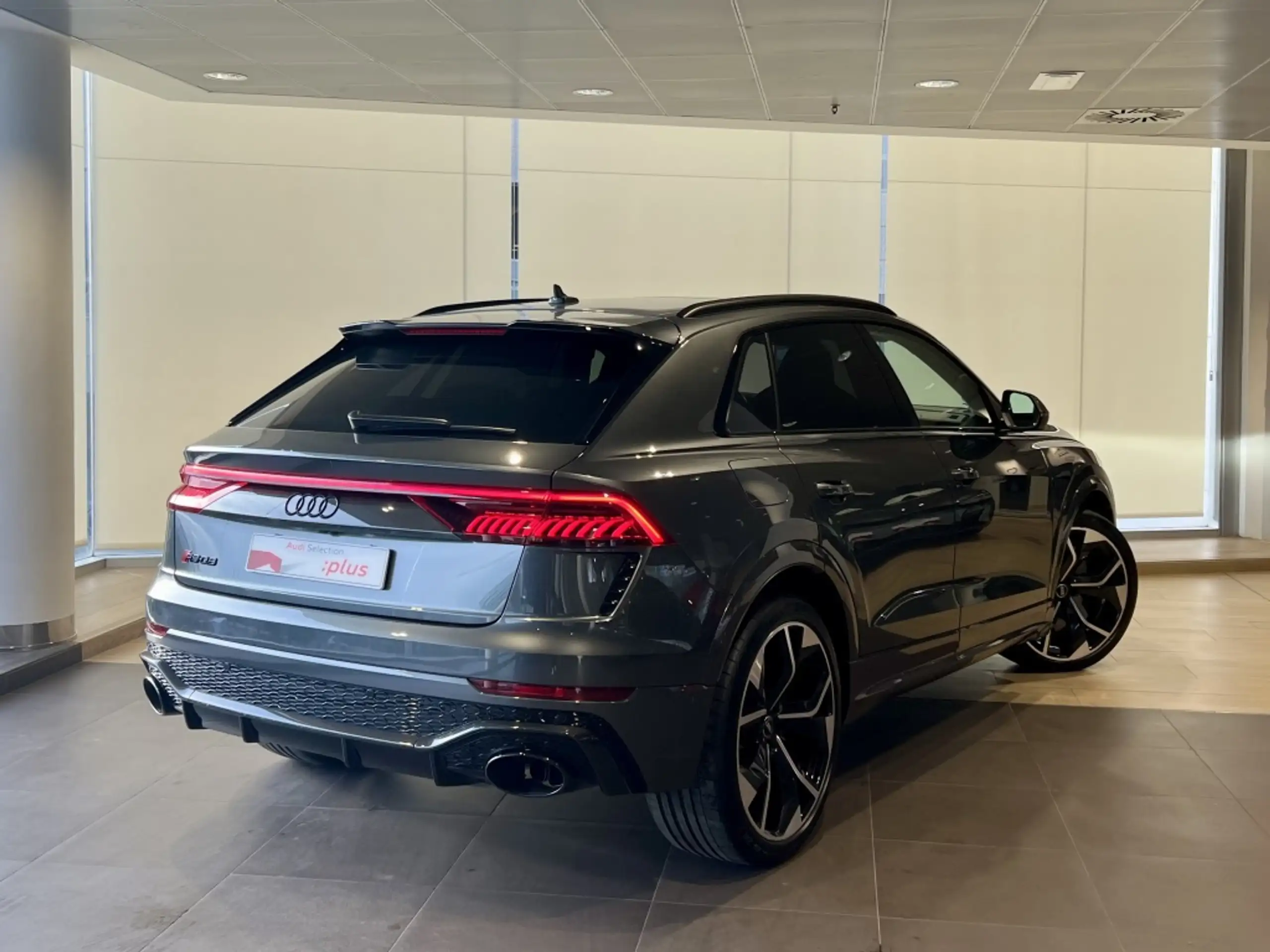 Audi - RS Q8