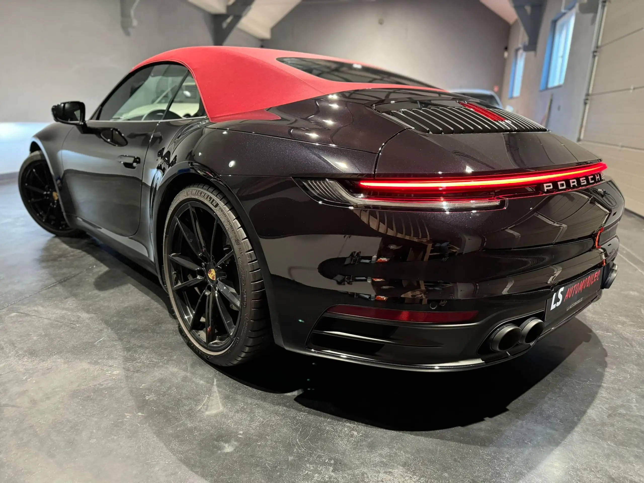 Porsche - 911