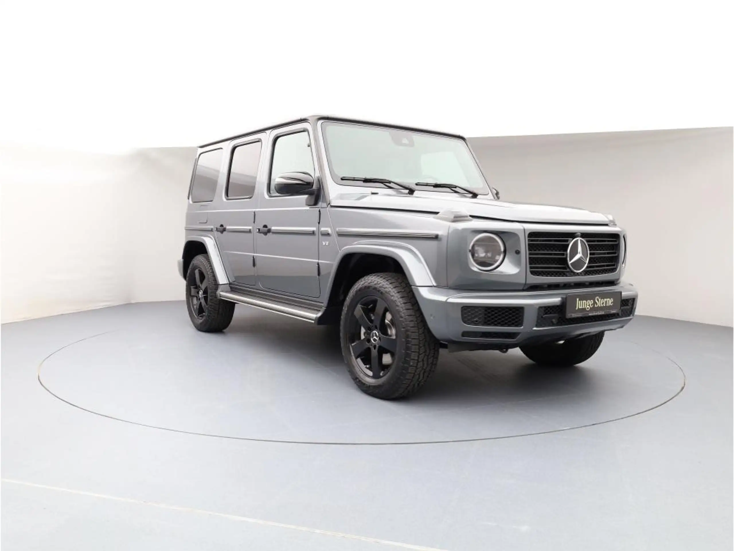 Mercedes-Benz - G 500