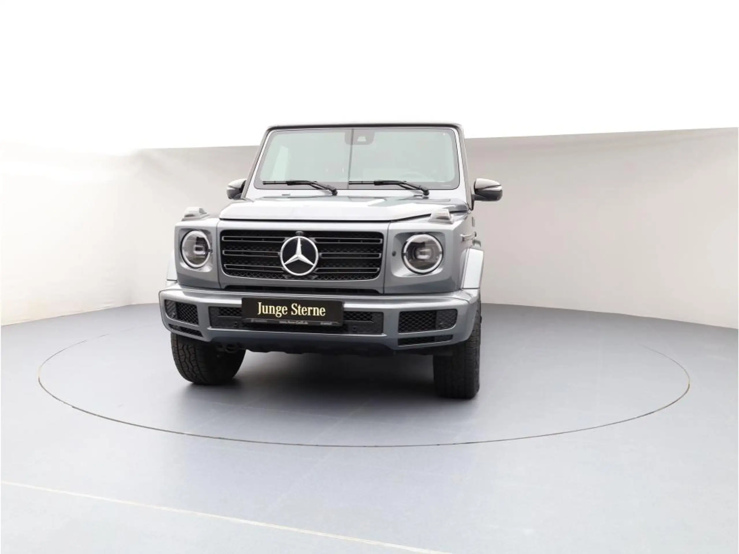 Mercedes-Benz - G 500