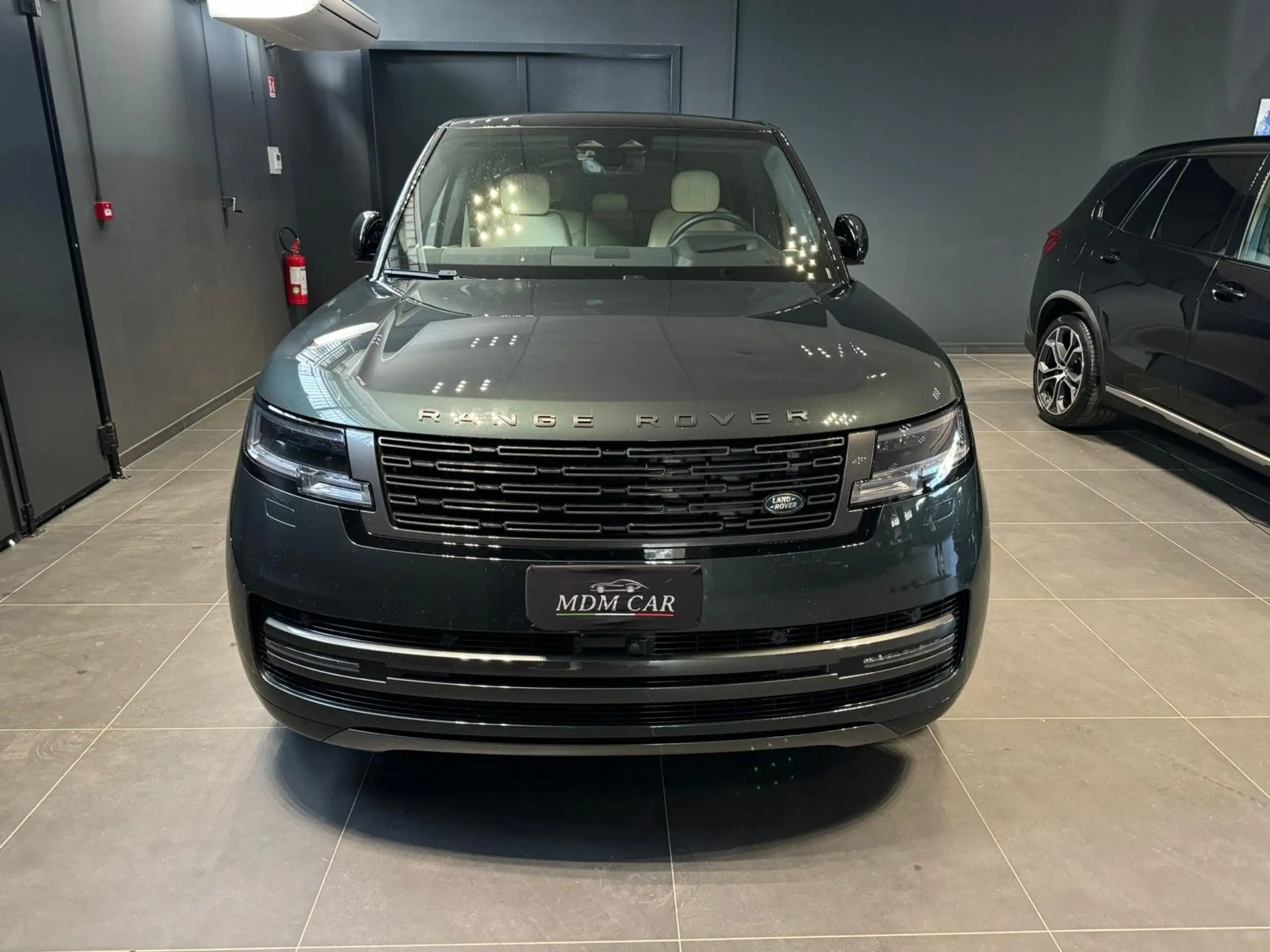 Land Rover - Range Rover