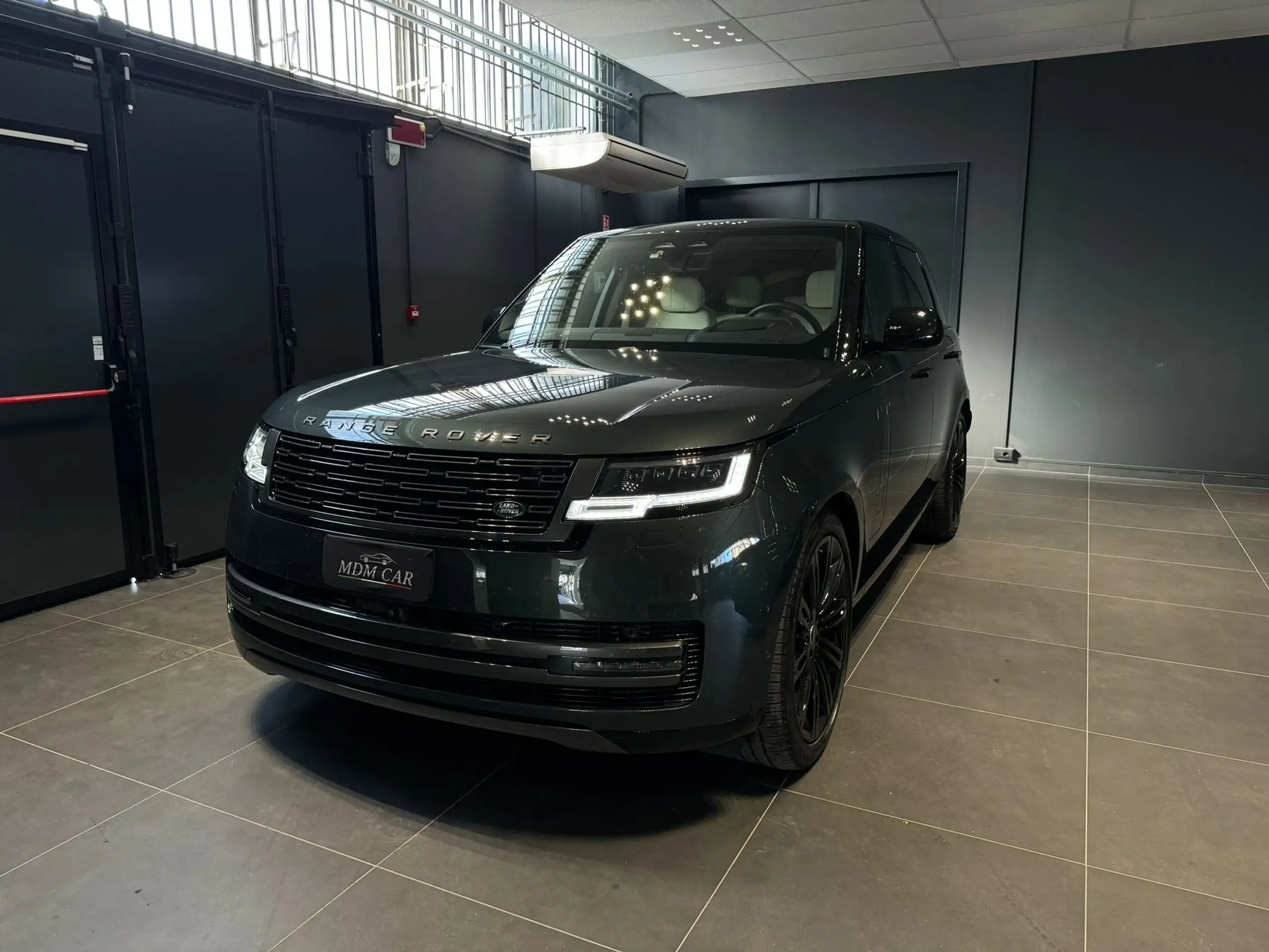 Land Rover - Range Rover