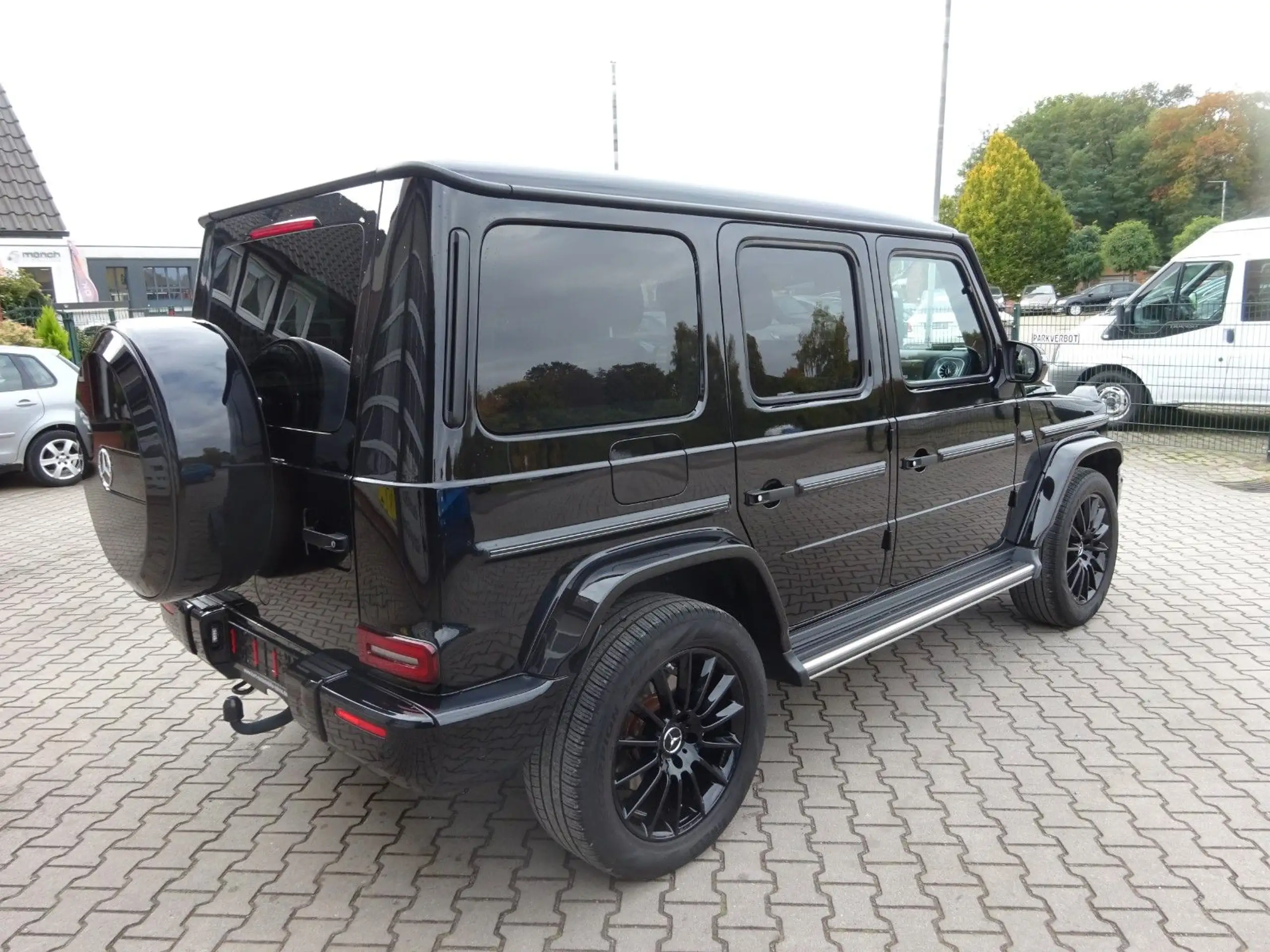 Mercedes-Benz - G 400