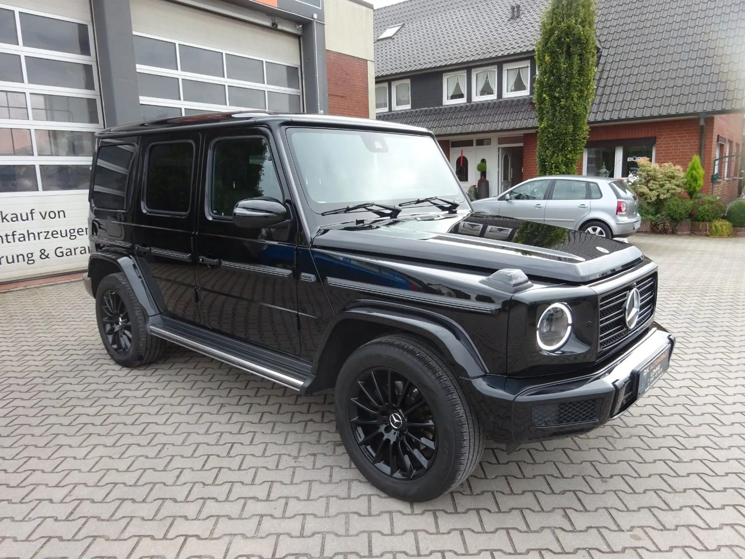 Mercedes-Benz - G 400