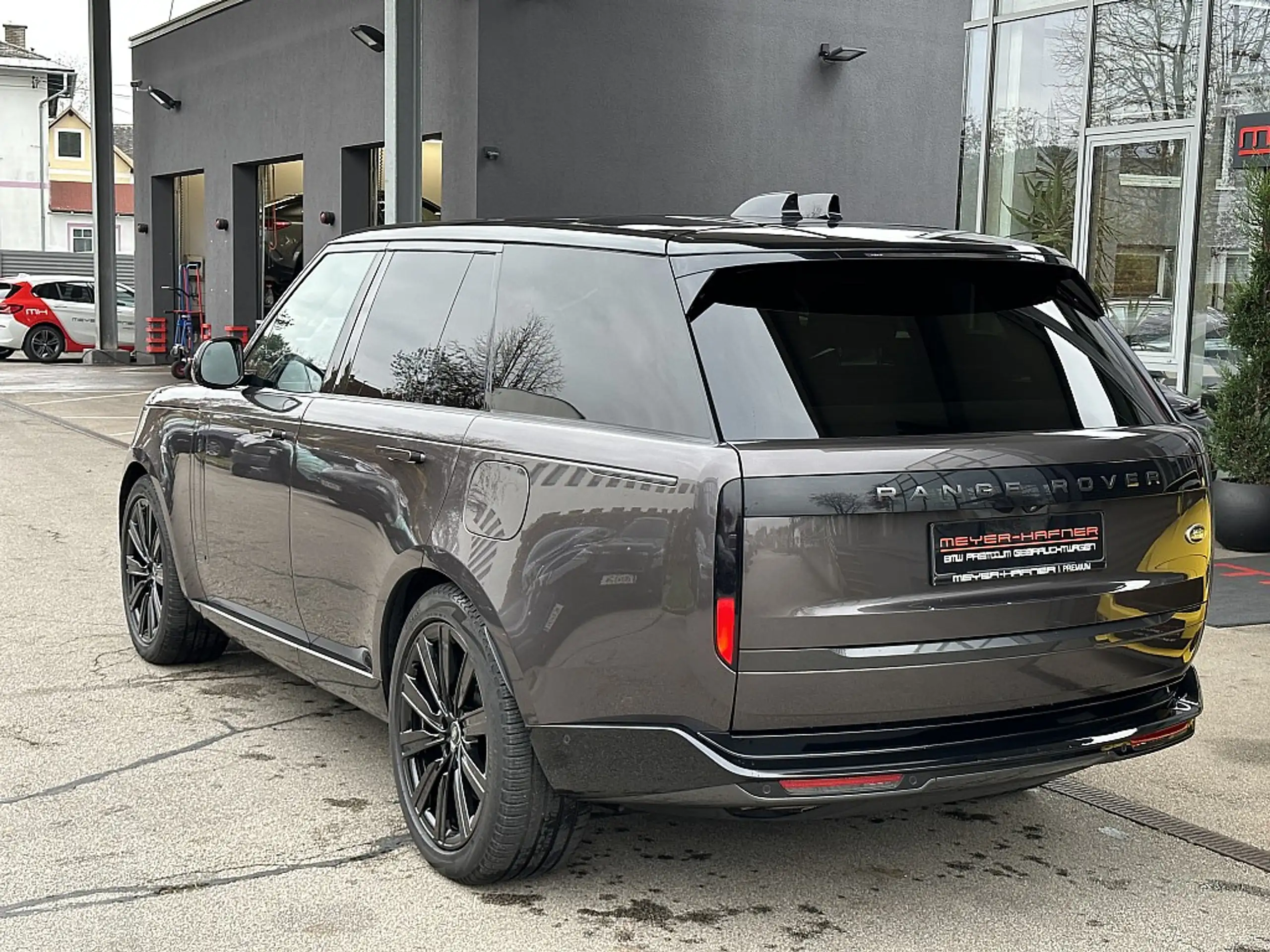 Land Rover - Range Rover