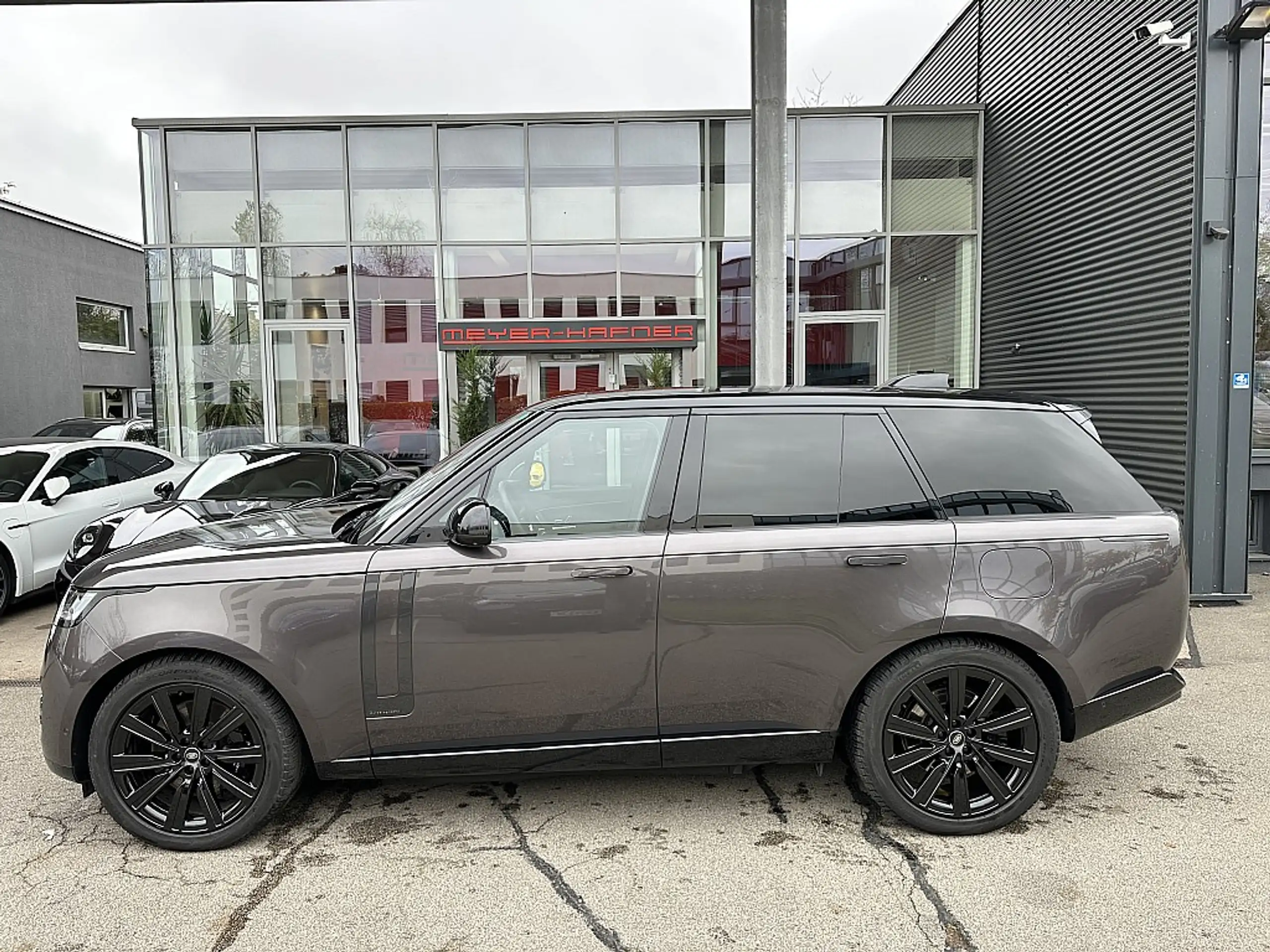 Land Rover - Range Rover