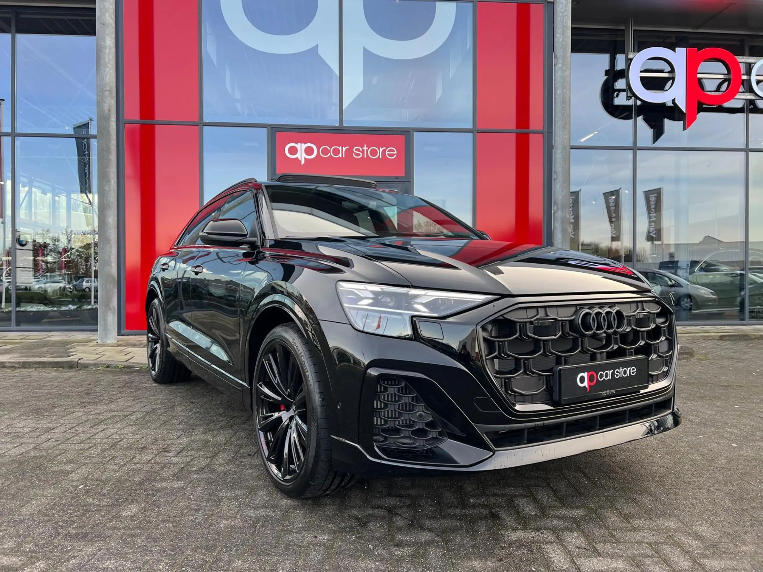 Audi - Q8