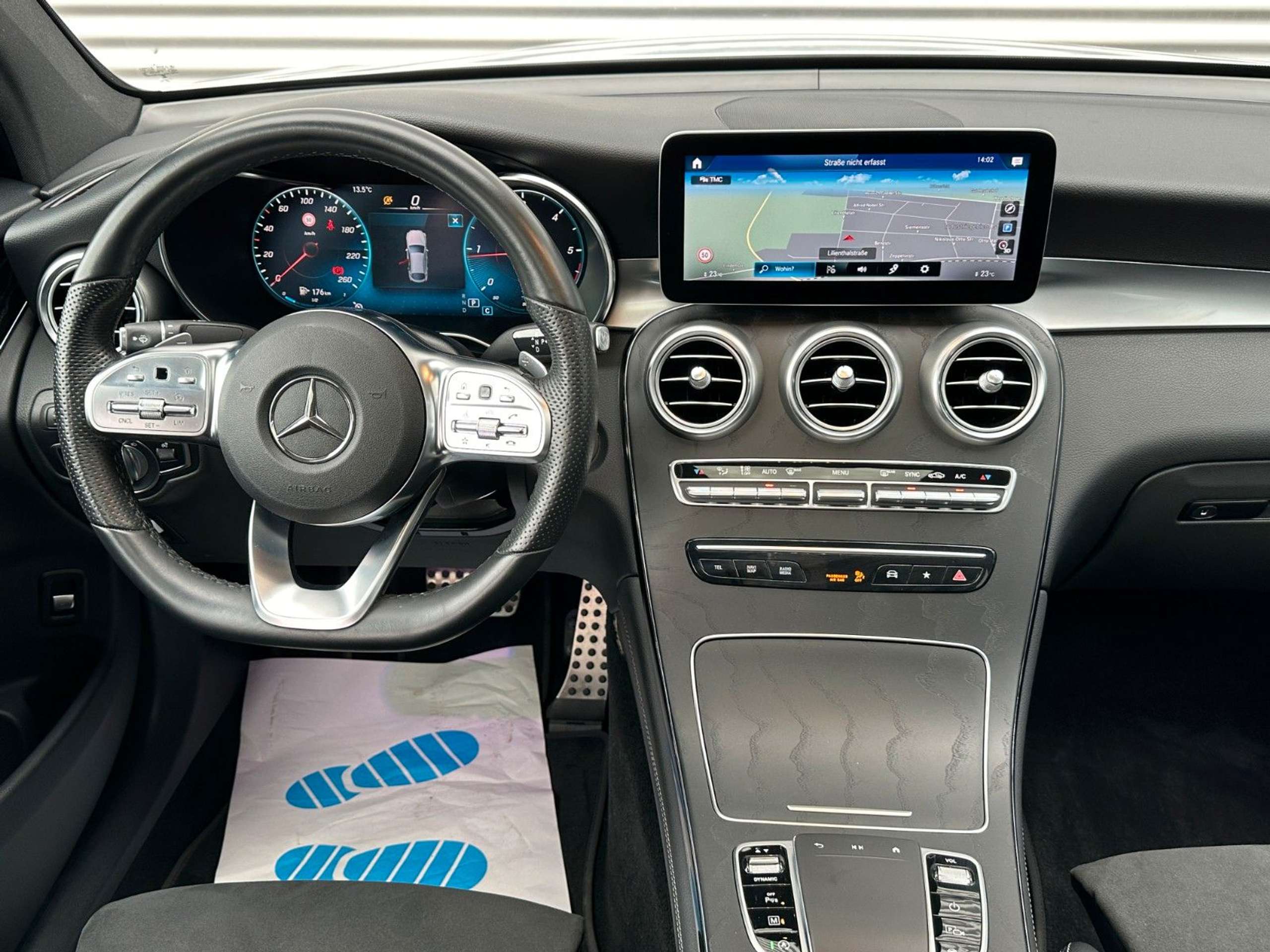 Mercedes-Benz - GLC 300