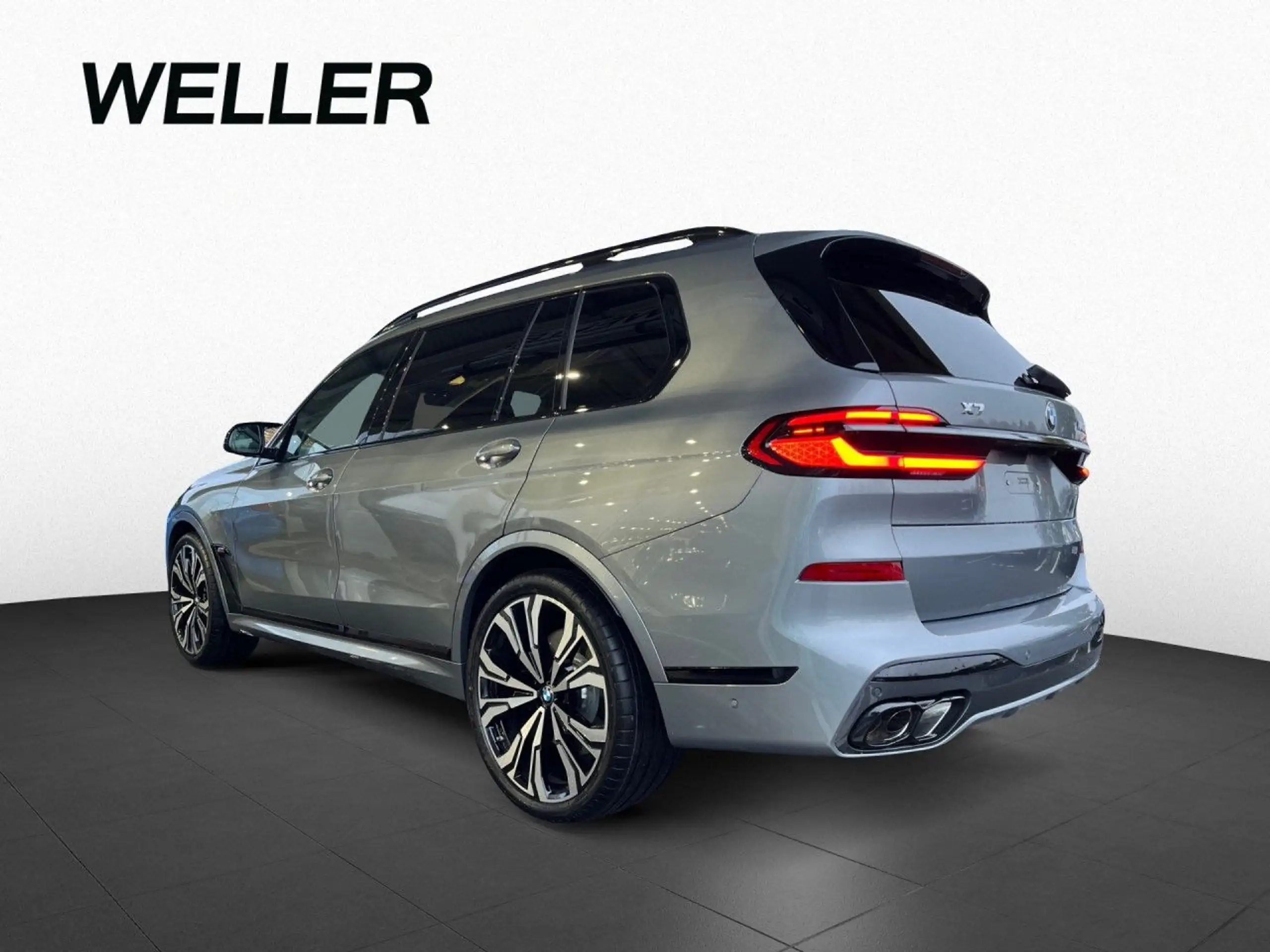 BMW - X7 M