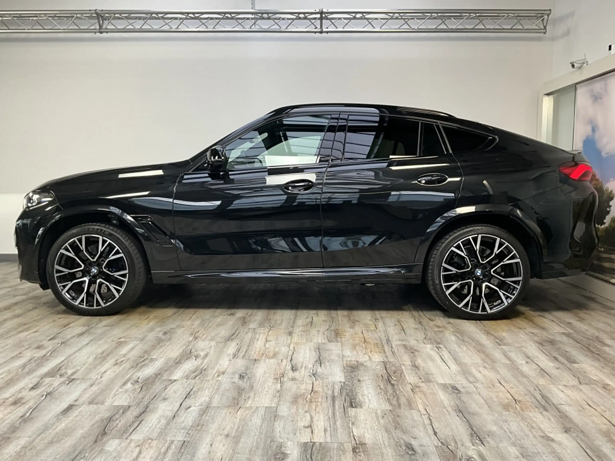 BMW - X6 M