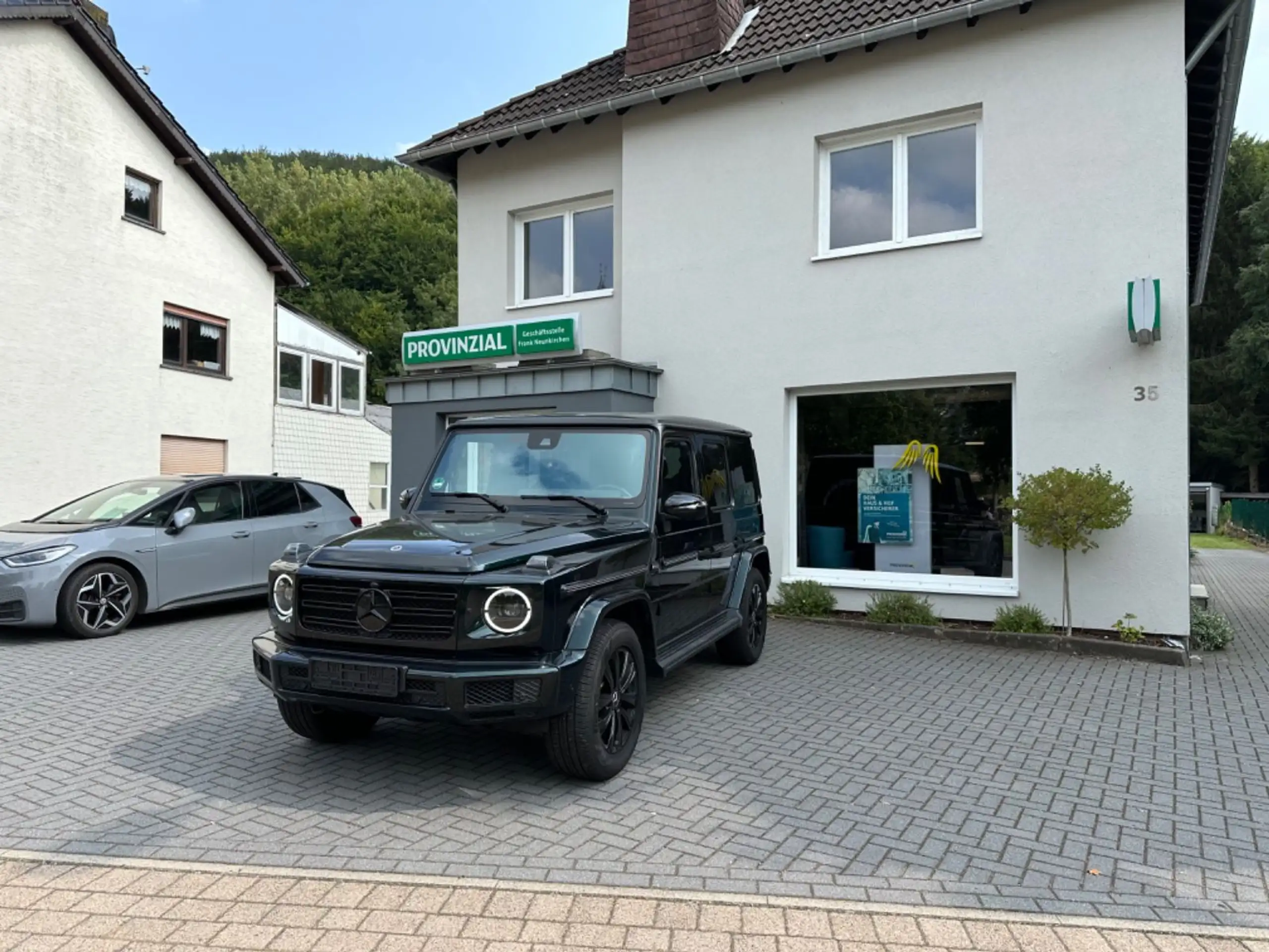 Mercedes-Benz - G 400