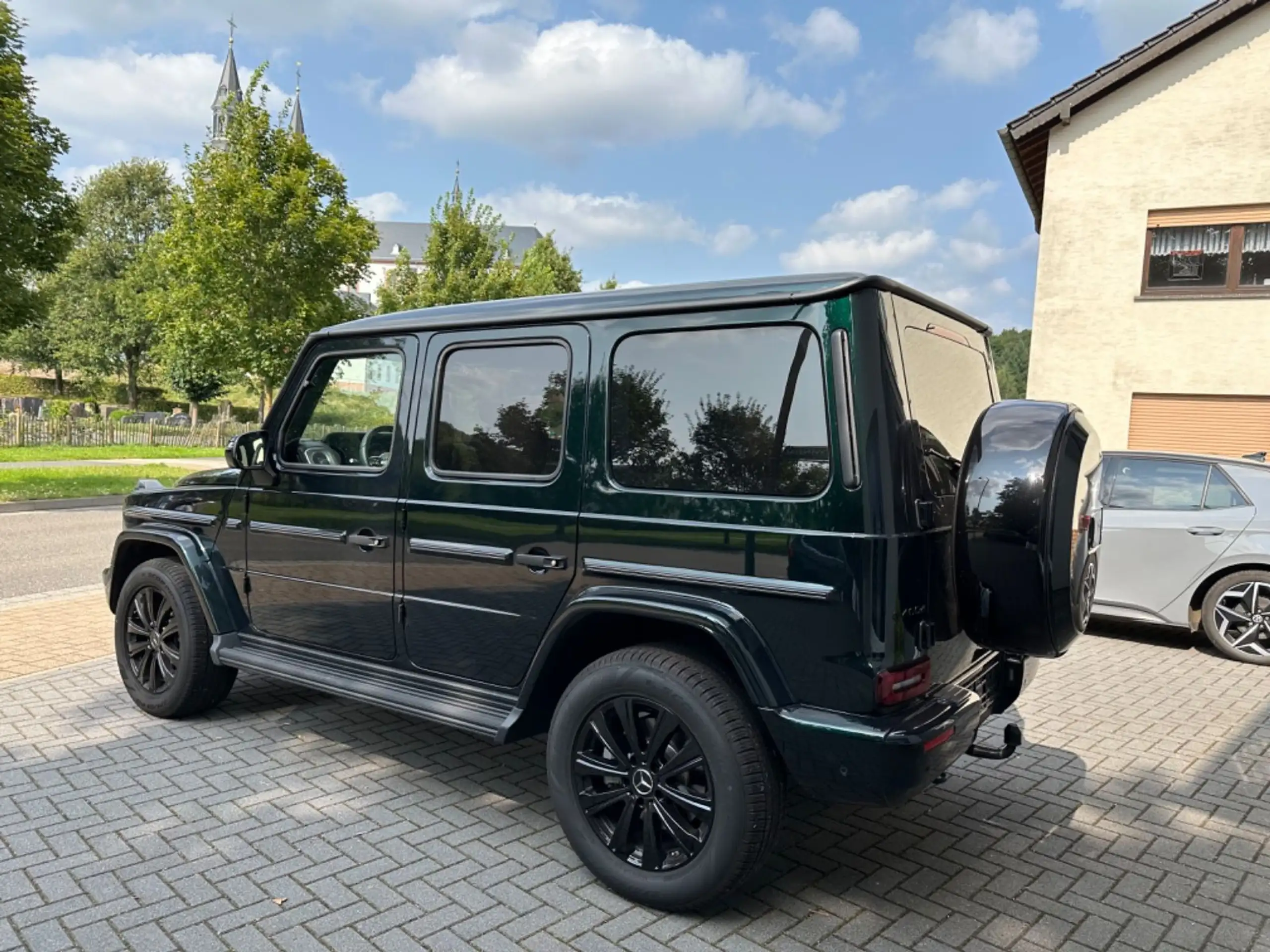 Mercedes-Benz - G 400