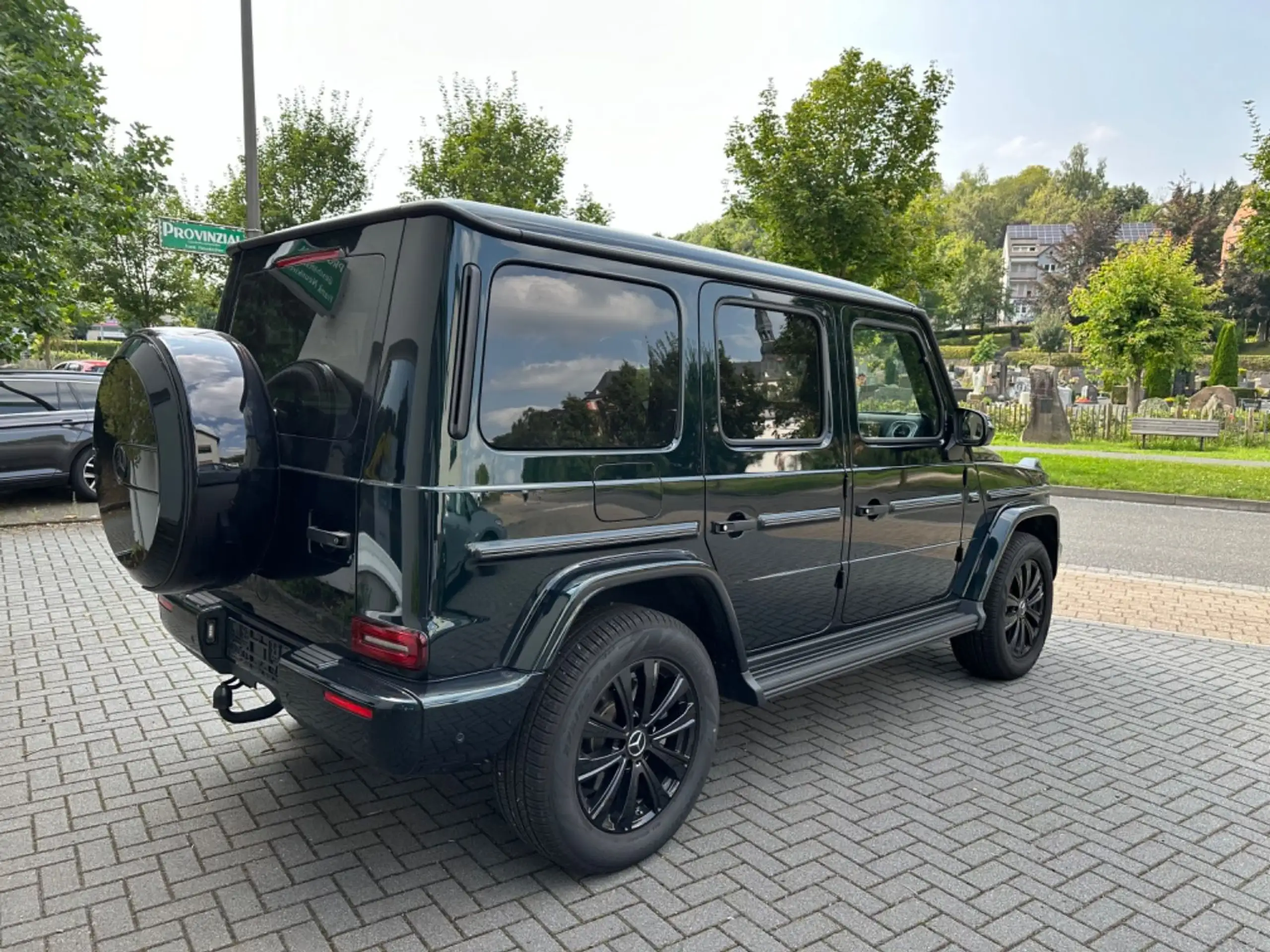 Mercedes-Benz - G 400