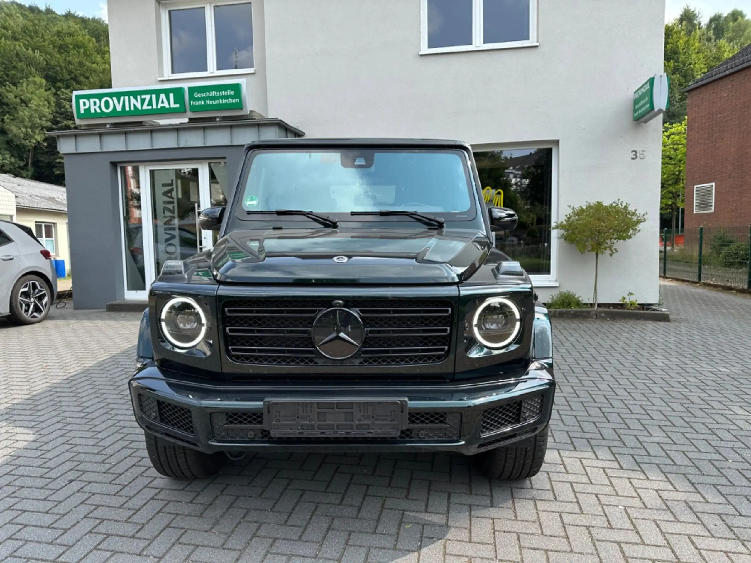 Mercedes-Benz - G 400