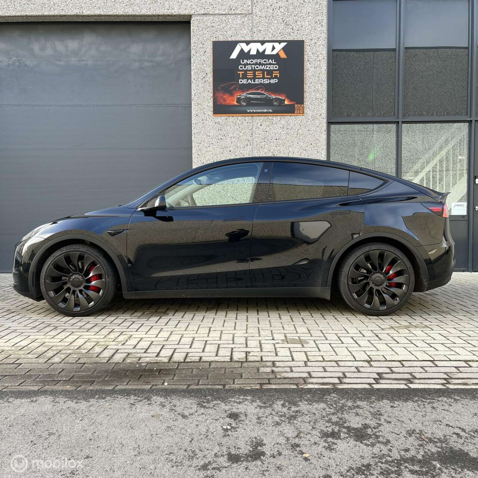 Tesla - Model Y