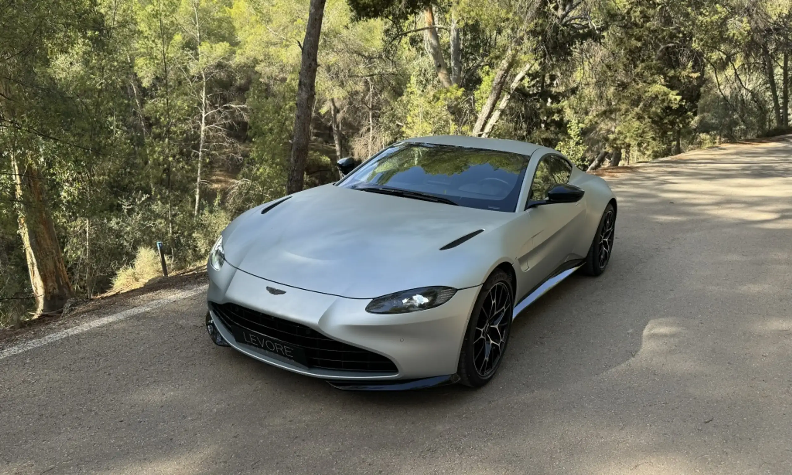 Aston Martin - Vantage