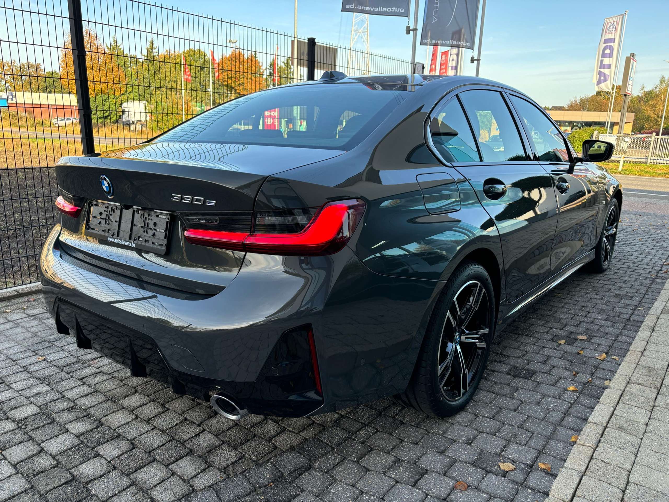 BMW - 330