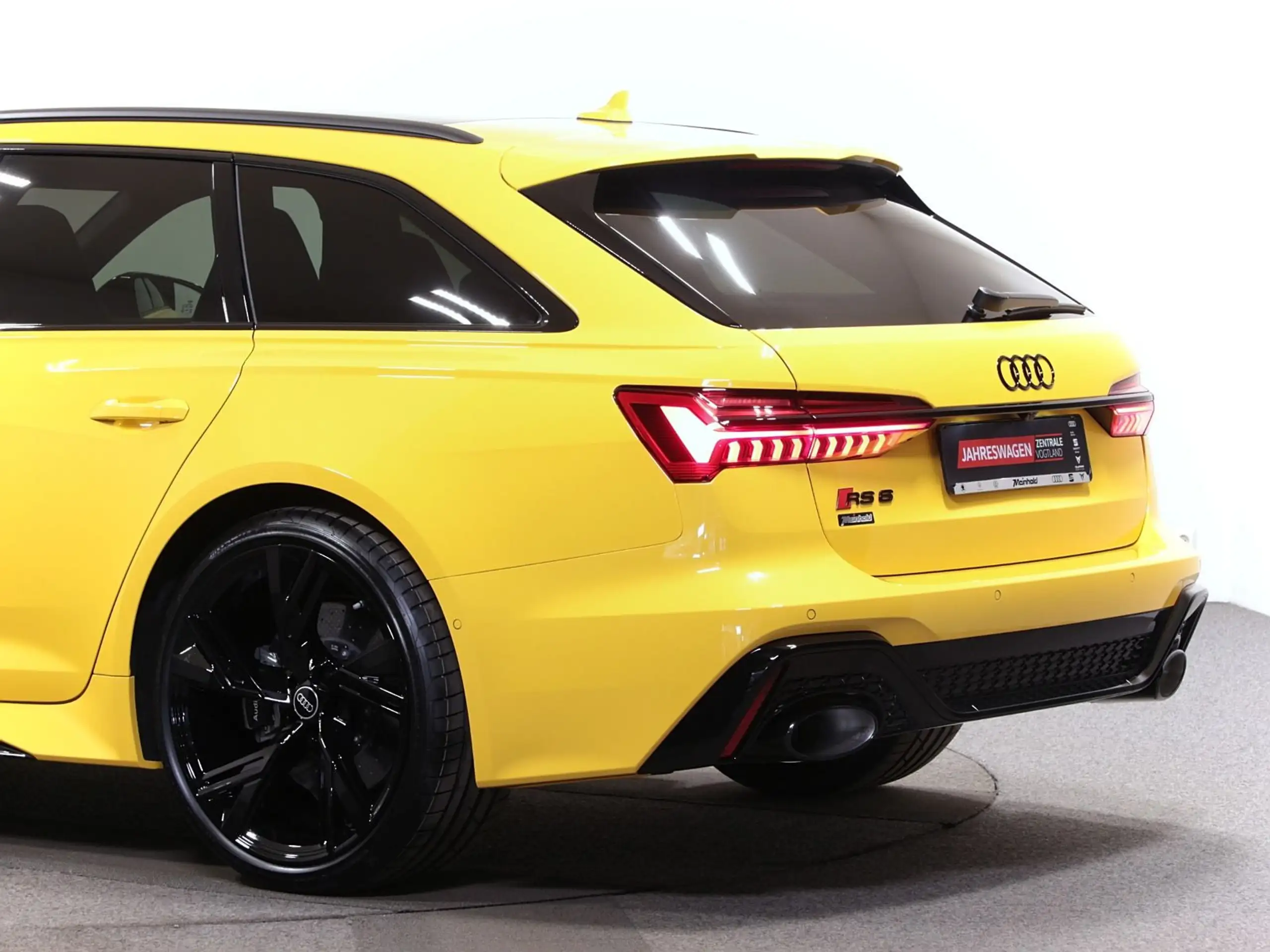 Audi - RS6