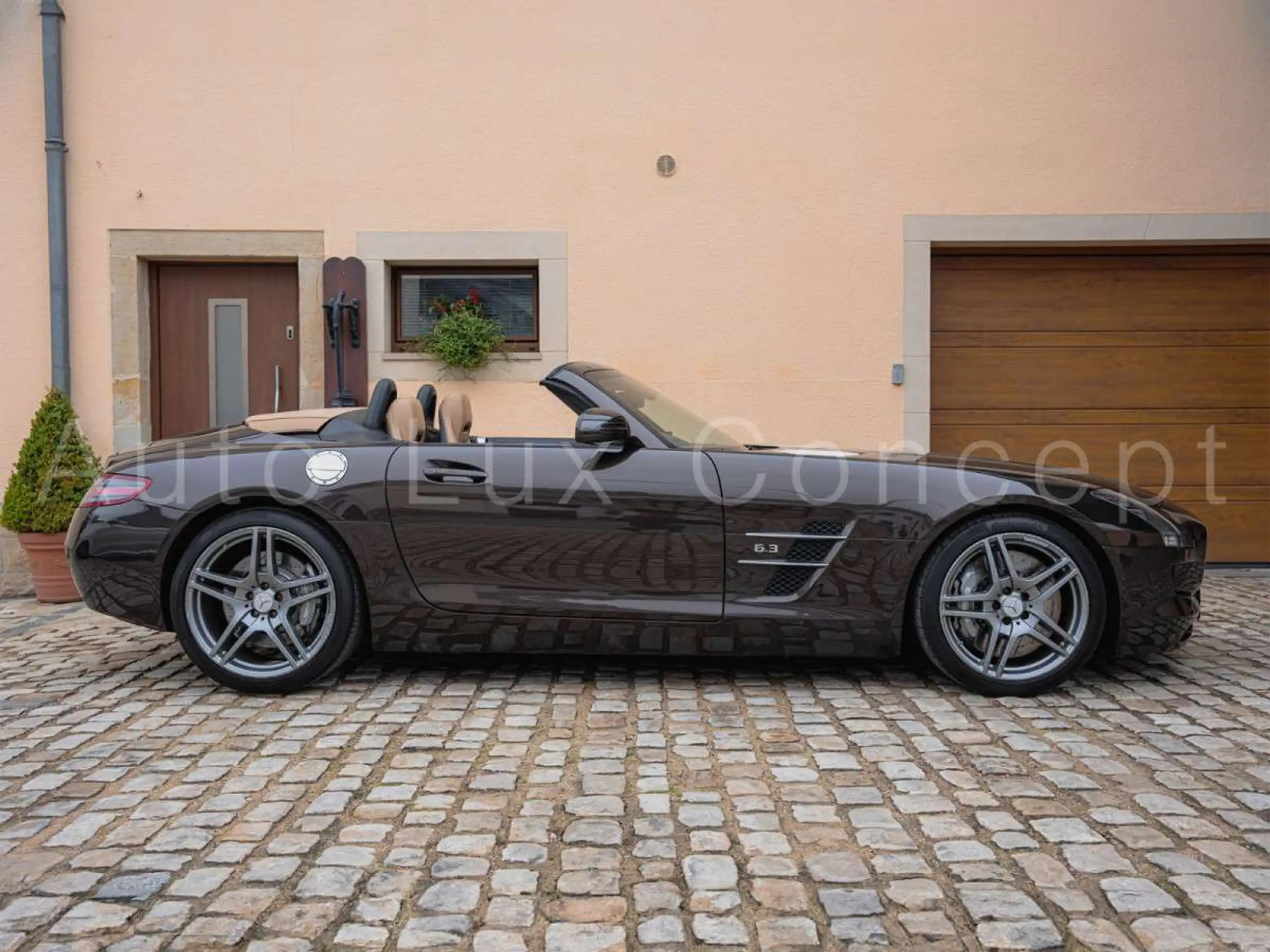 Mercedes-Benz - SLS