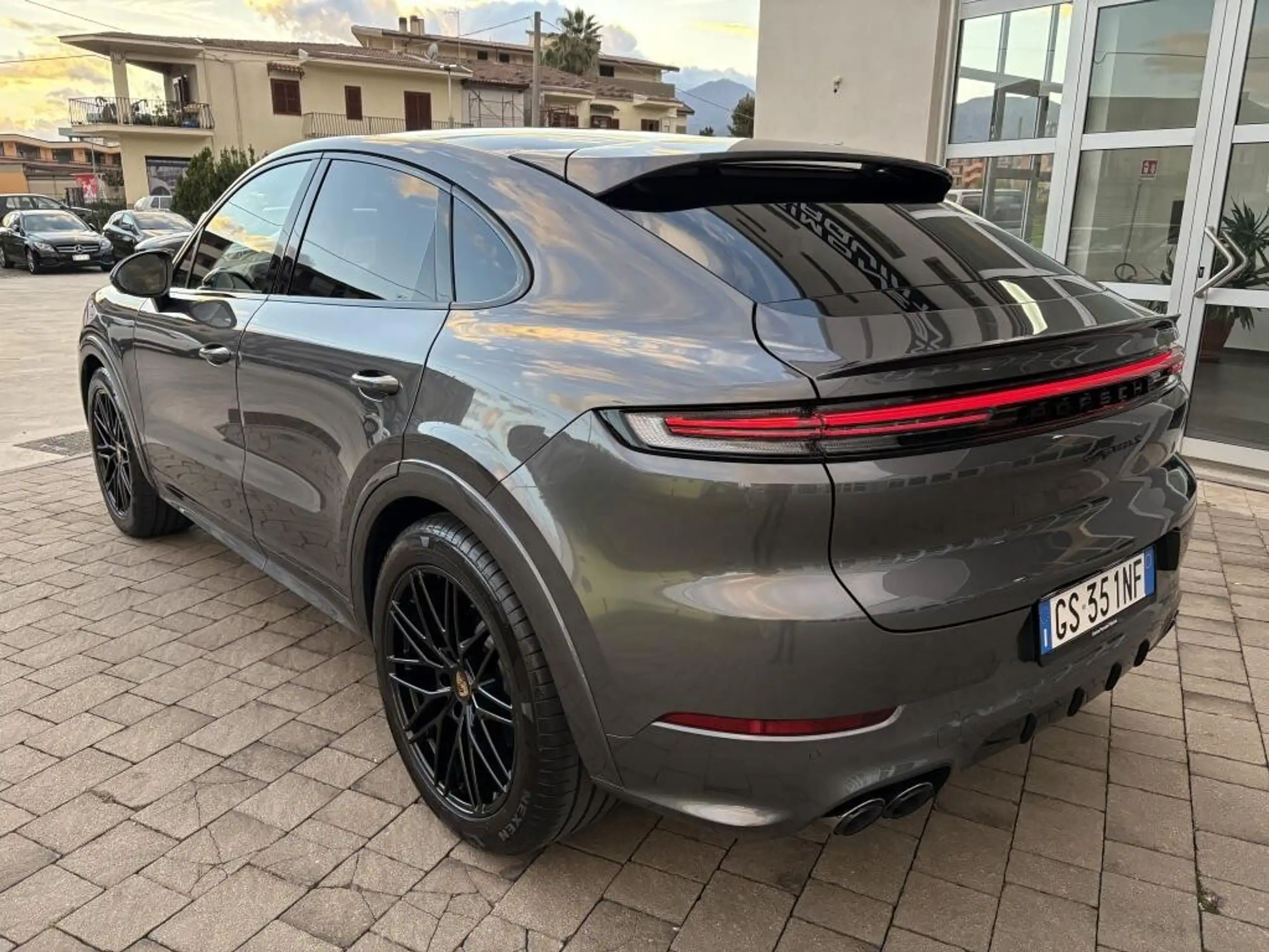 Porsche - Cayenne