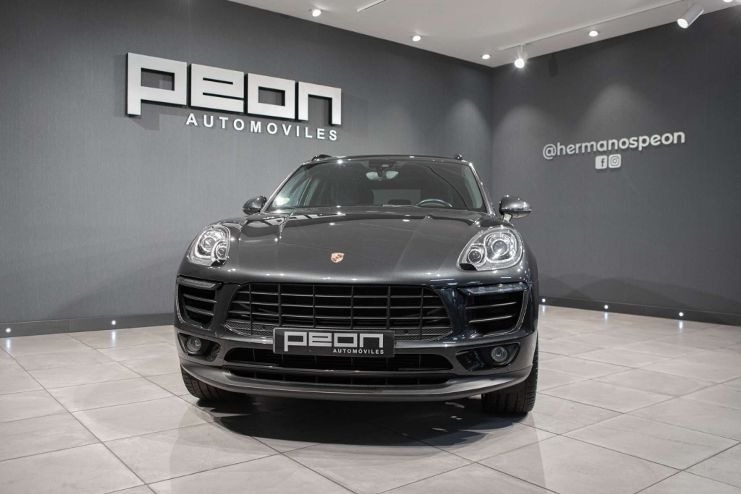 Porsche - Macan