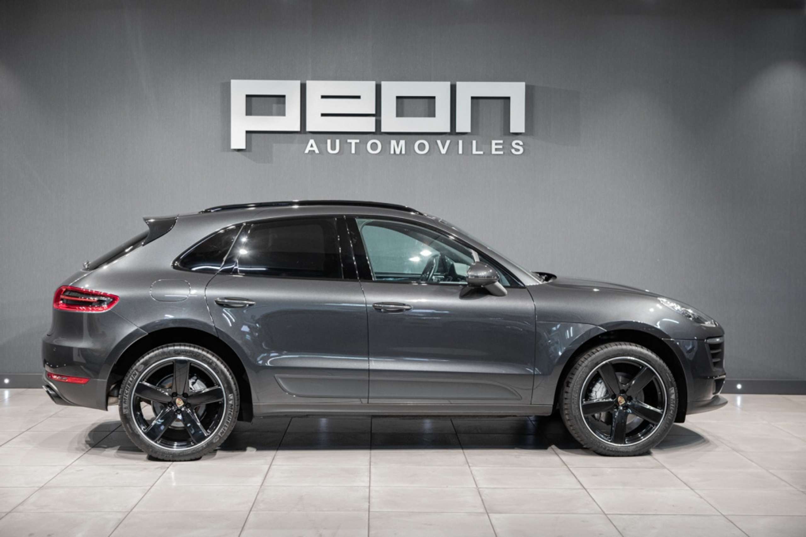 Porsche - Macan