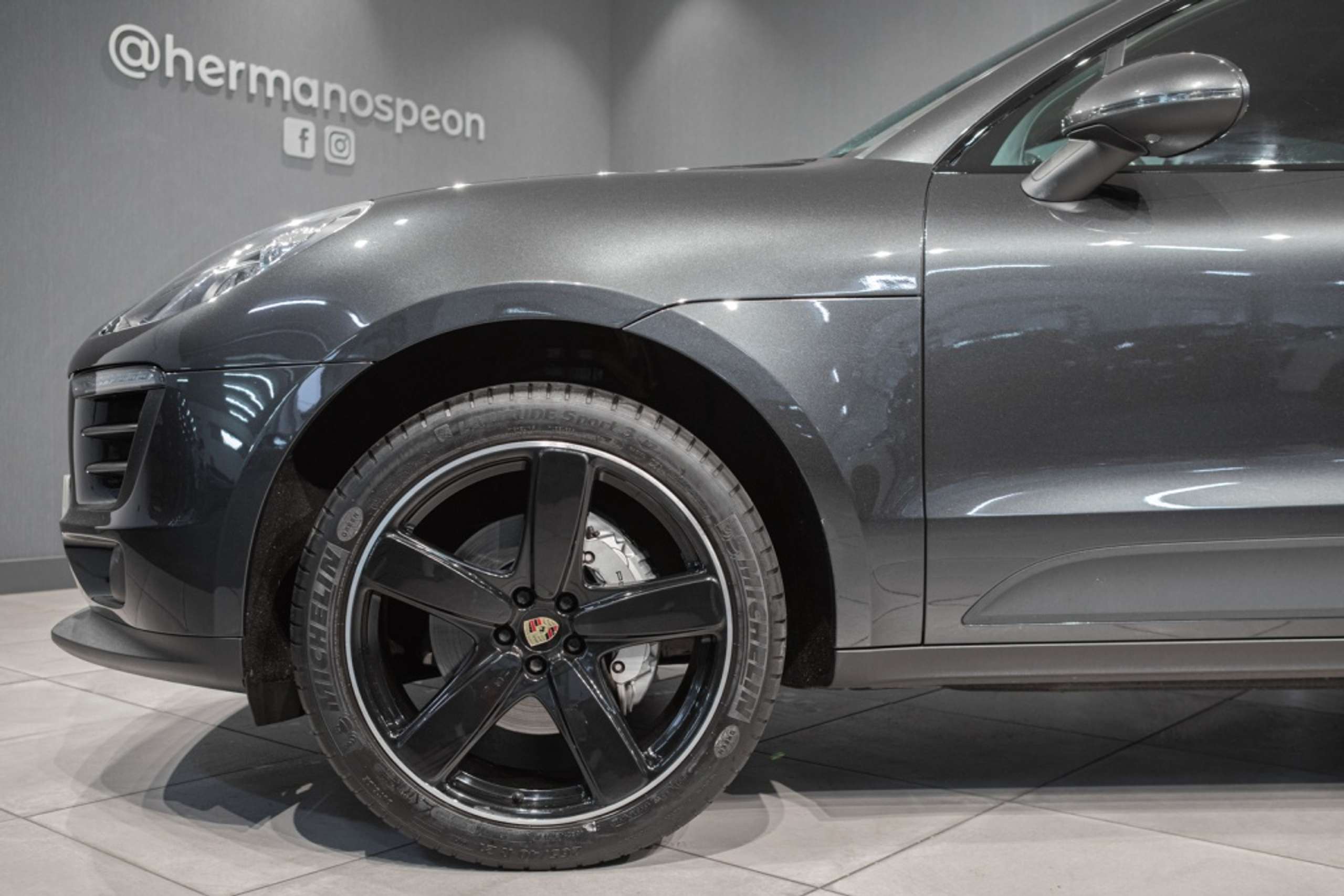 Porsche - Macan