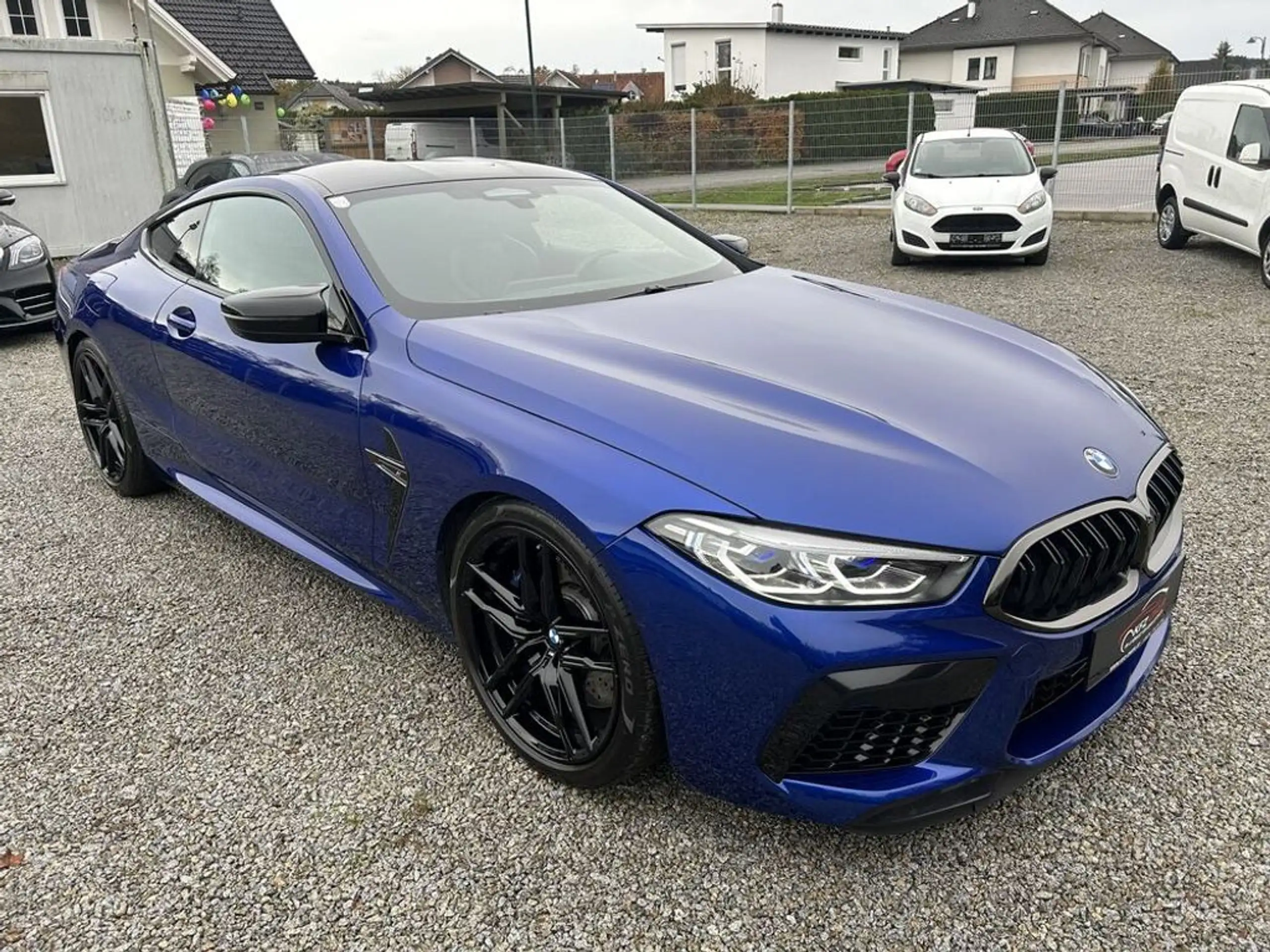 BMW - M8