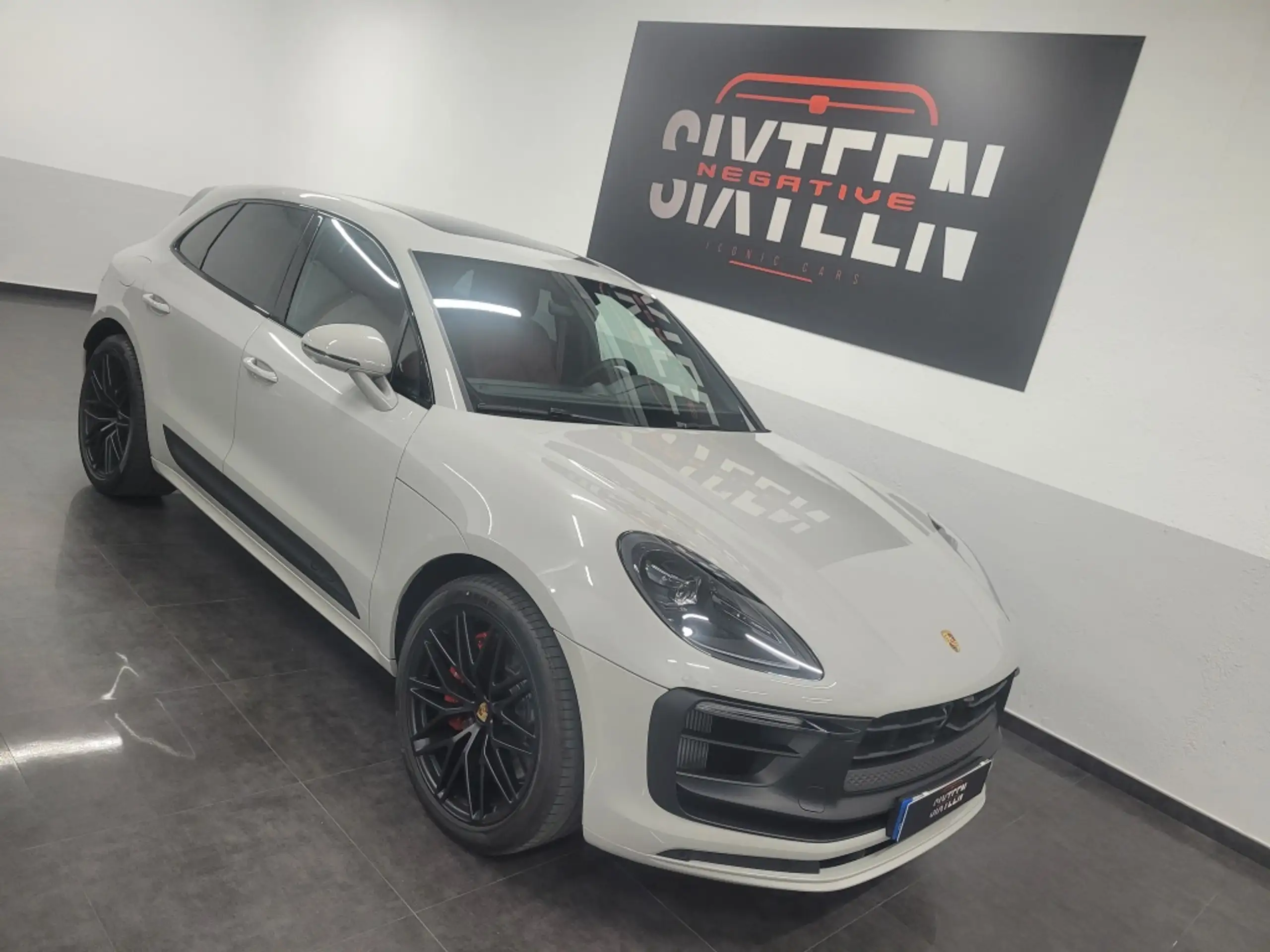 Porsche - Macan