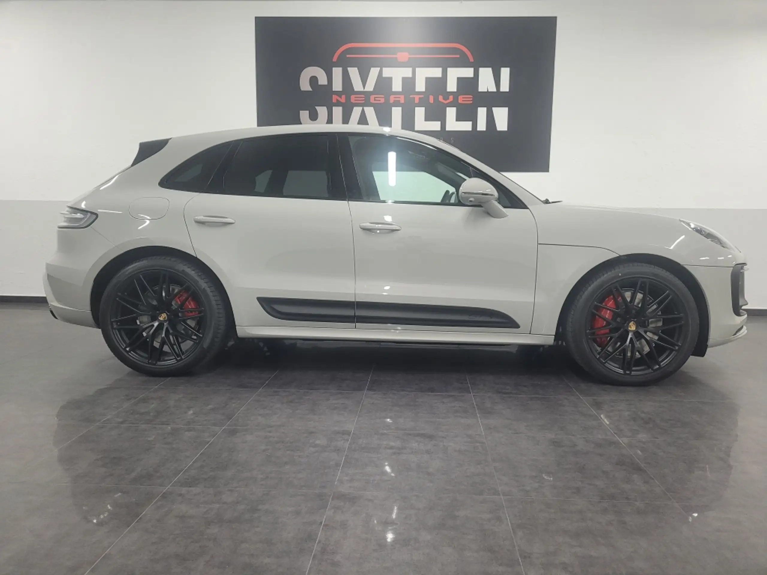 Porsche - Macan