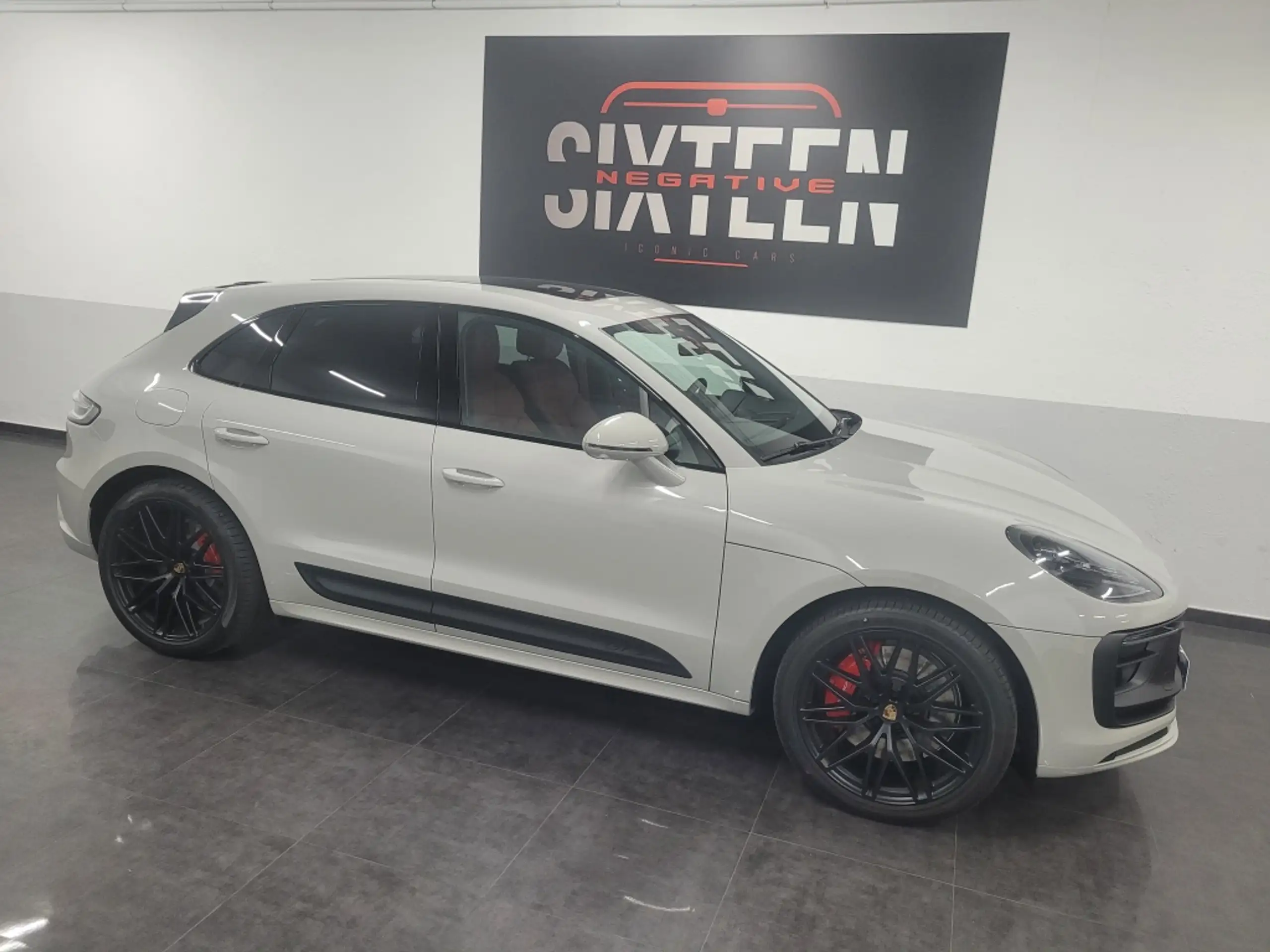 Porsche - Macan