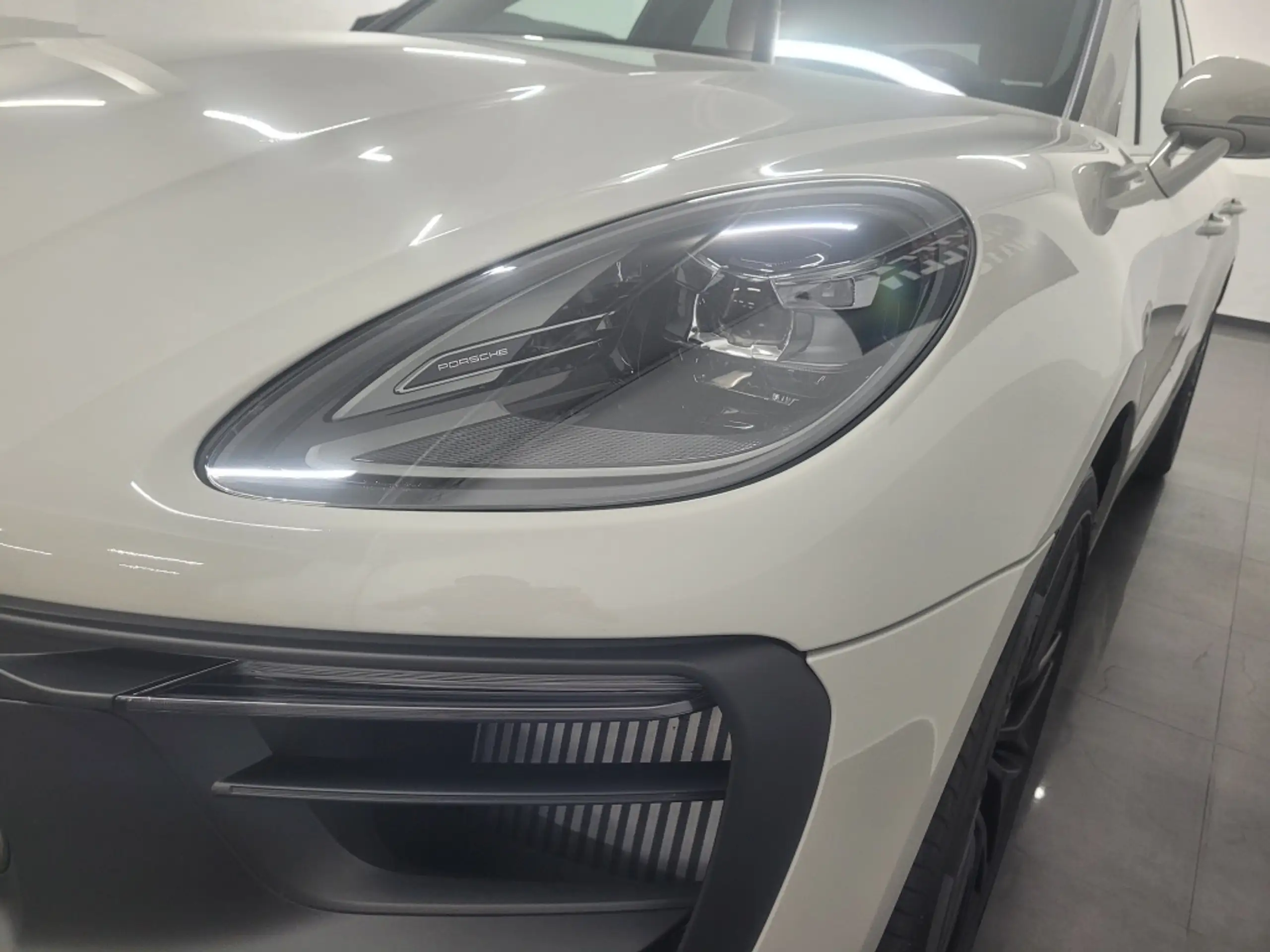 Porsche - Macan