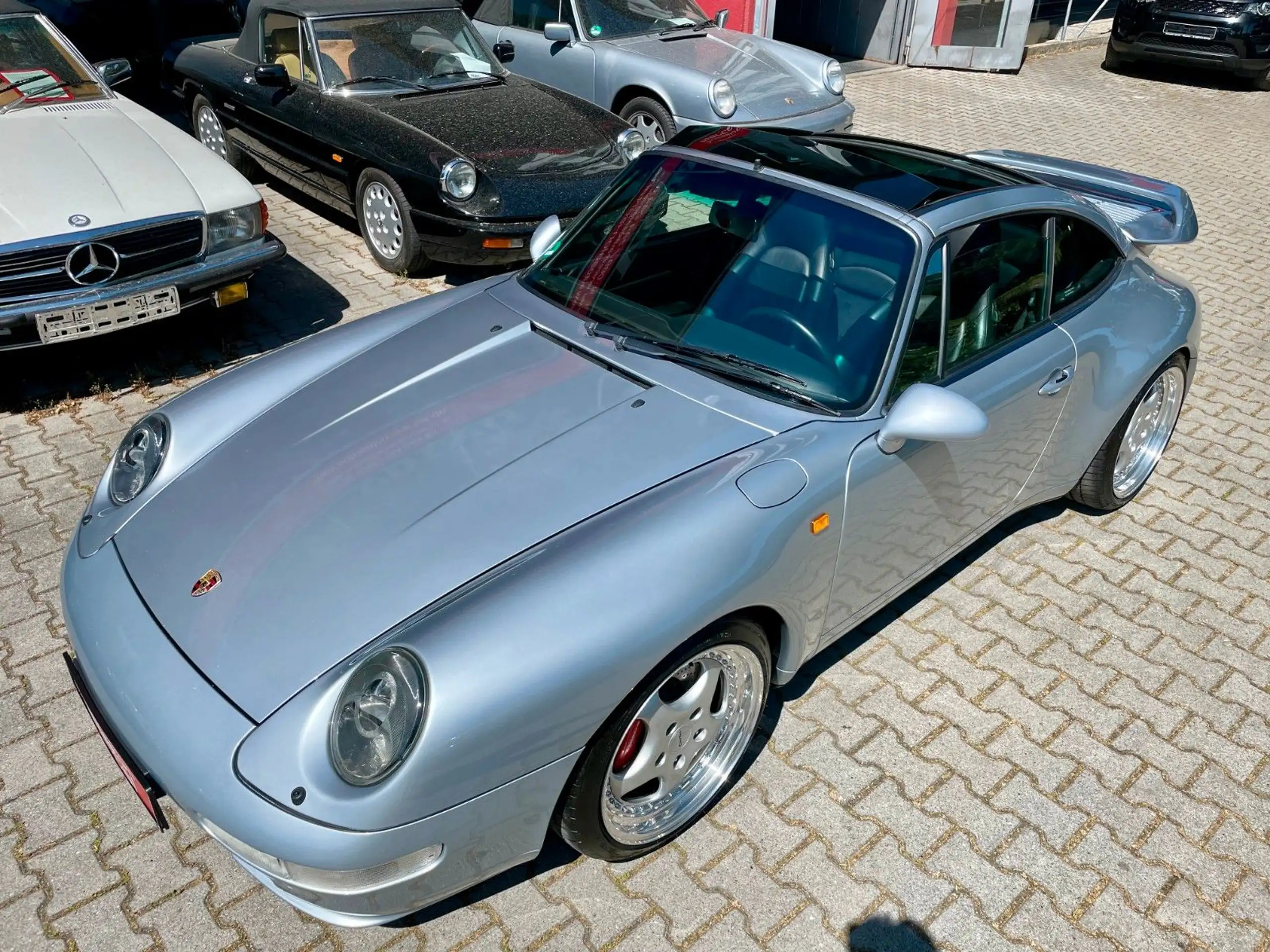 Porsche - 911