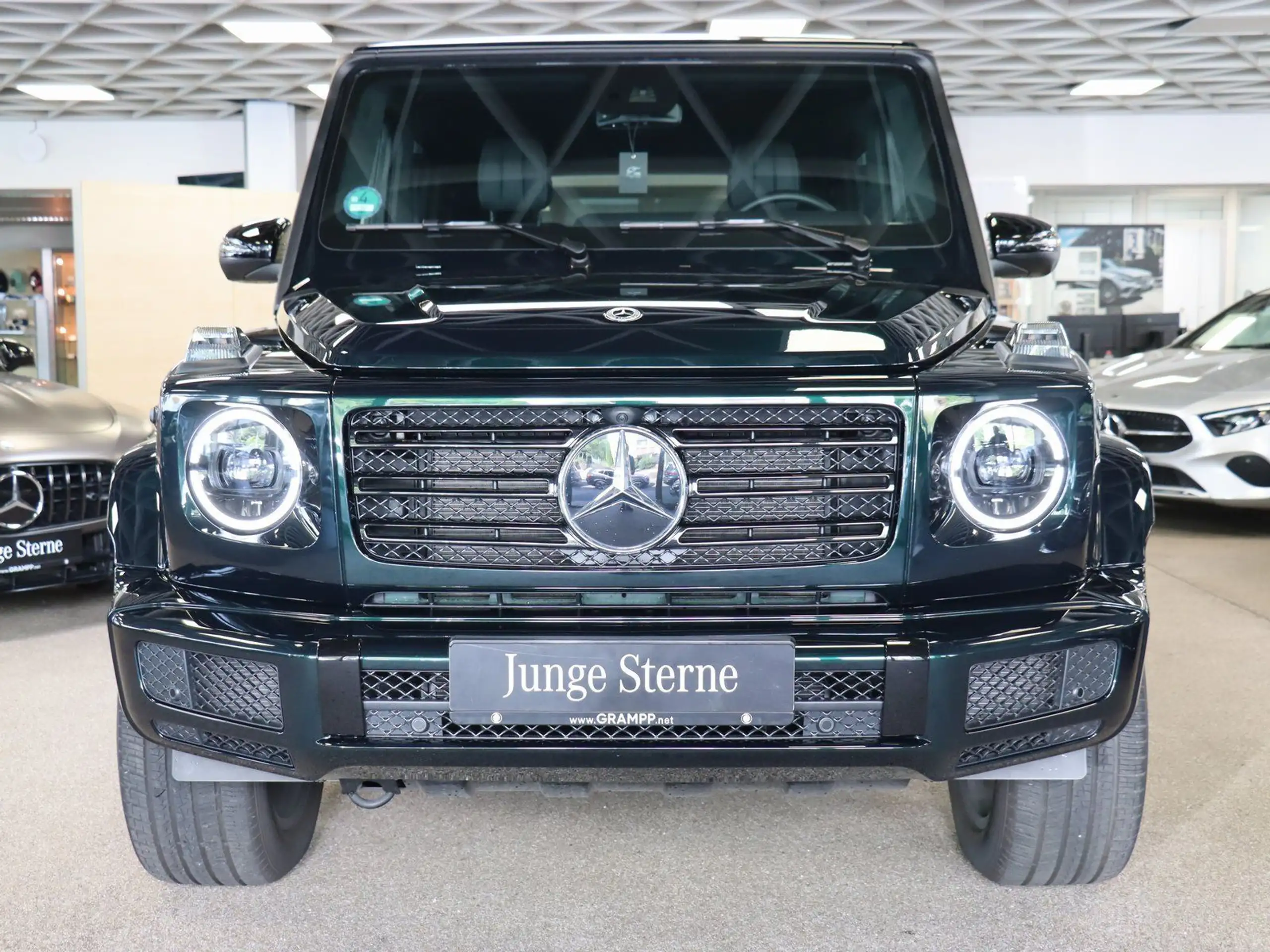 Mercedes-Benz - G 400