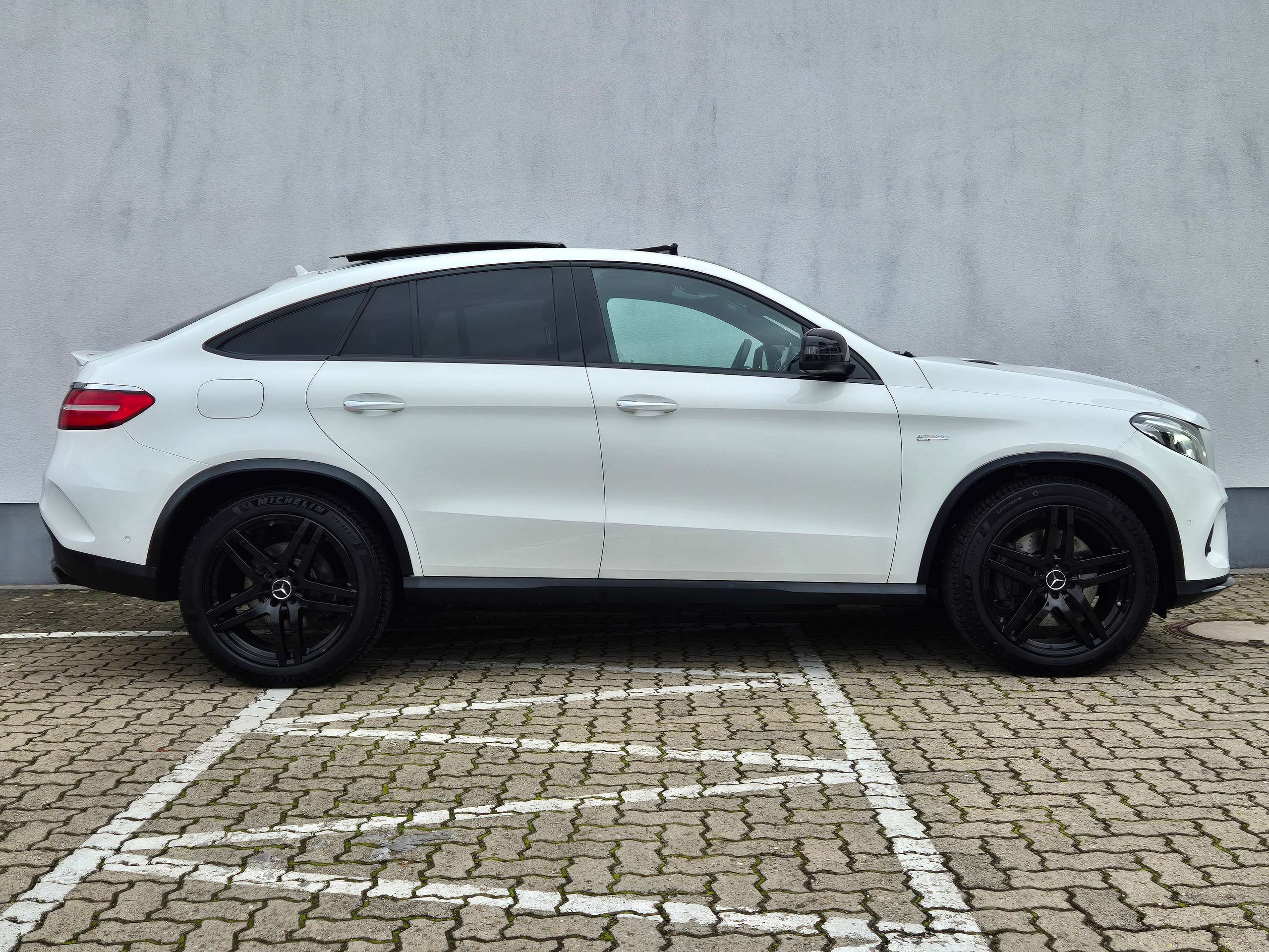 Mercedes-Benz - GLE 43 AMG