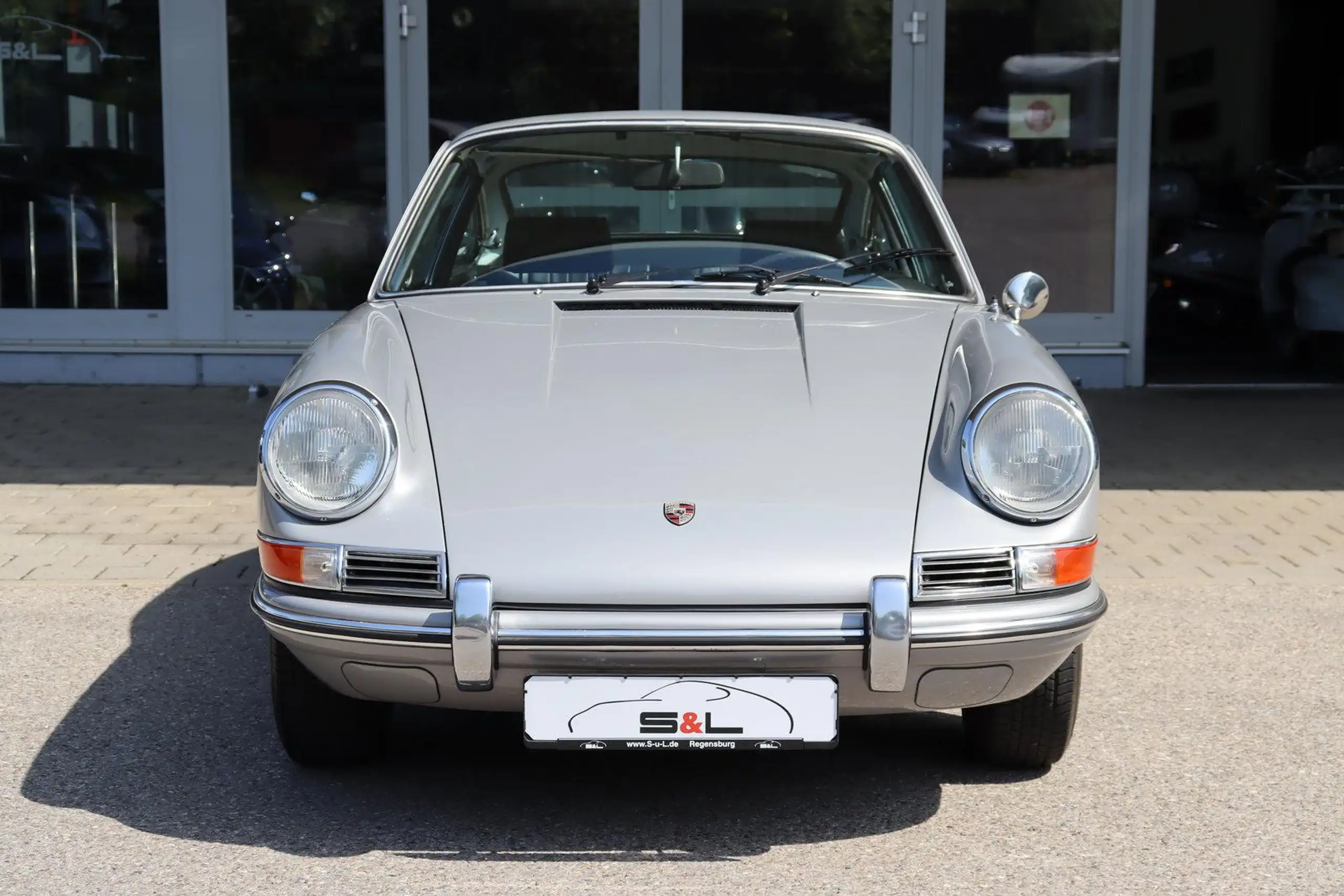 Porsche - 911