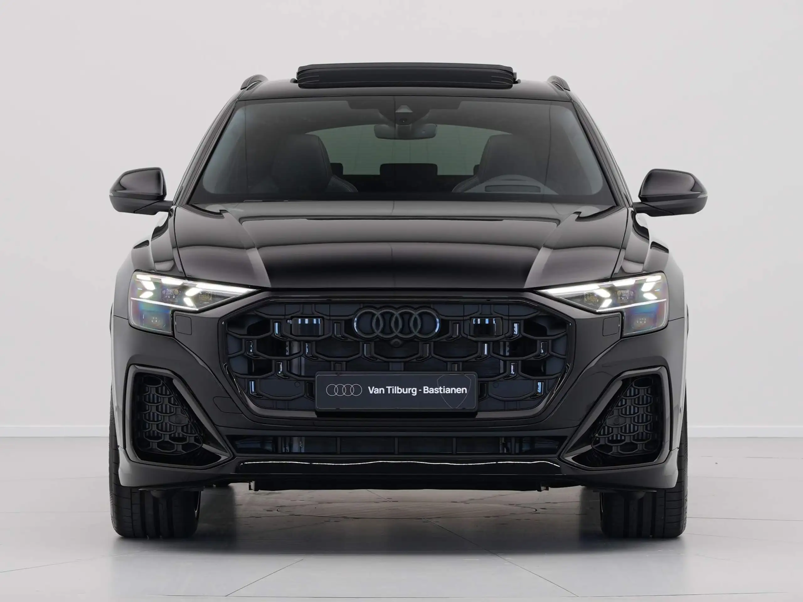 Audi - Q8