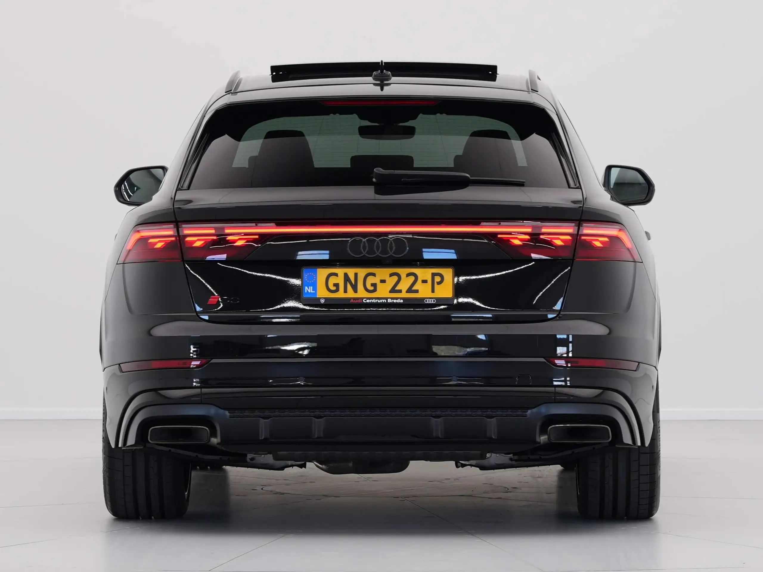 Audi - Q8