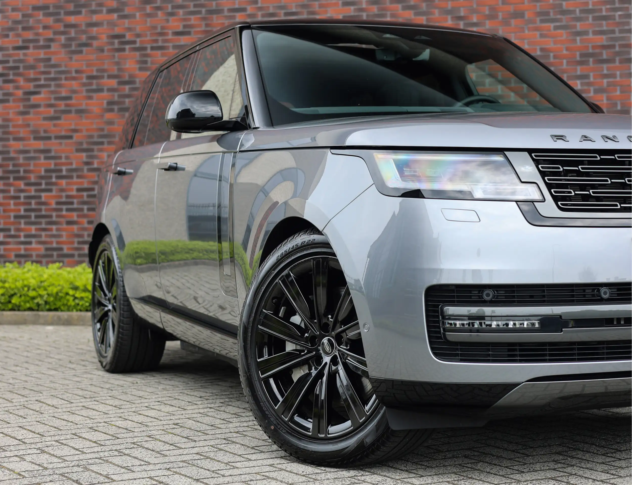 Land Rover - Range Rover