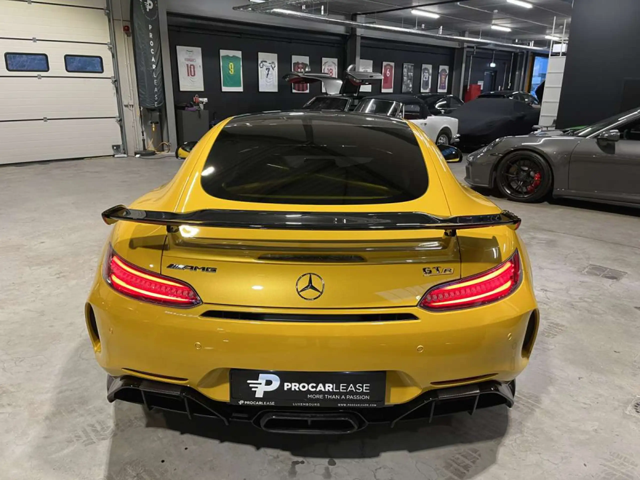 Mercedes-Benz - AMG GT