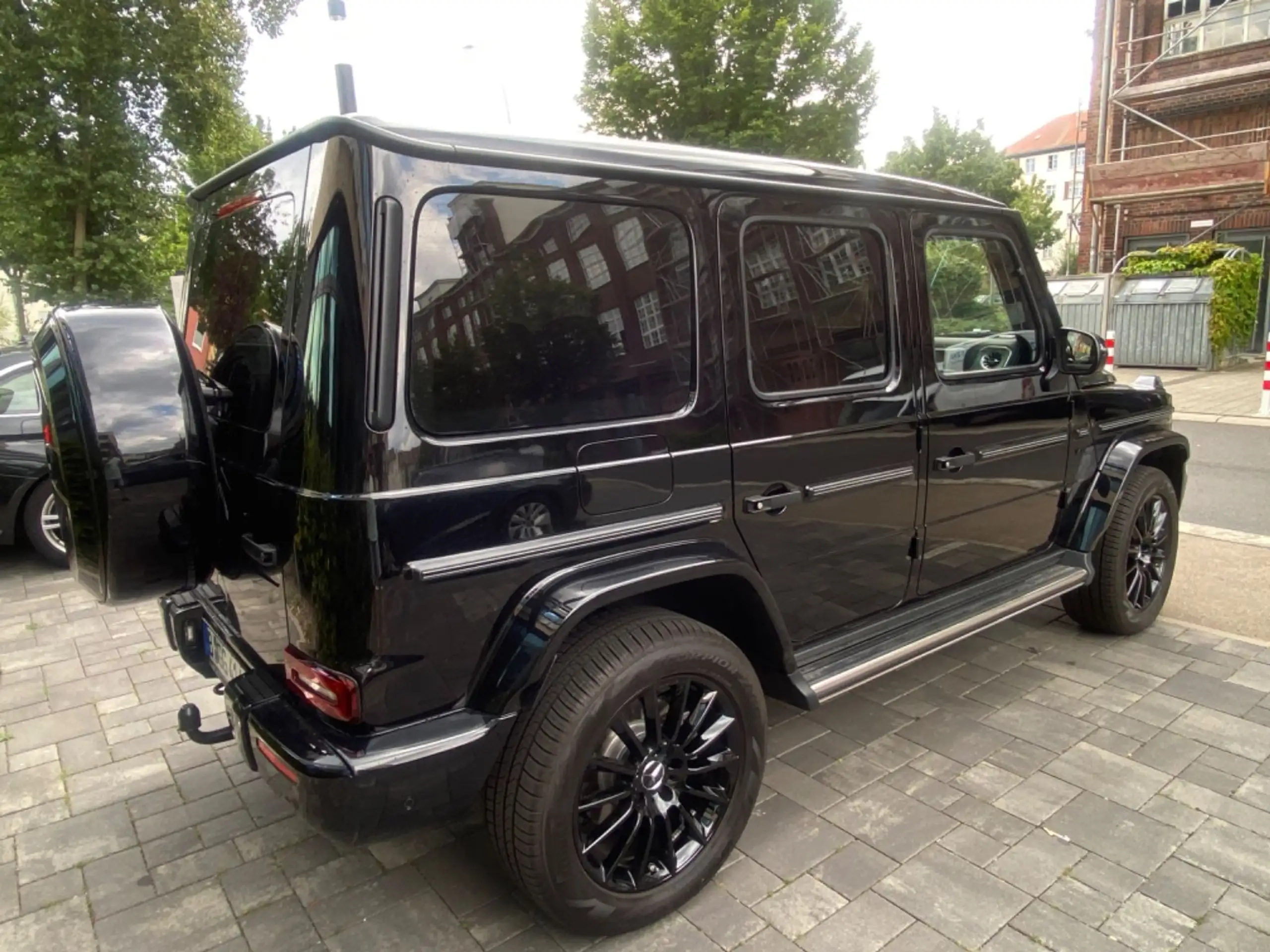 Mercedes-Benz - G 500